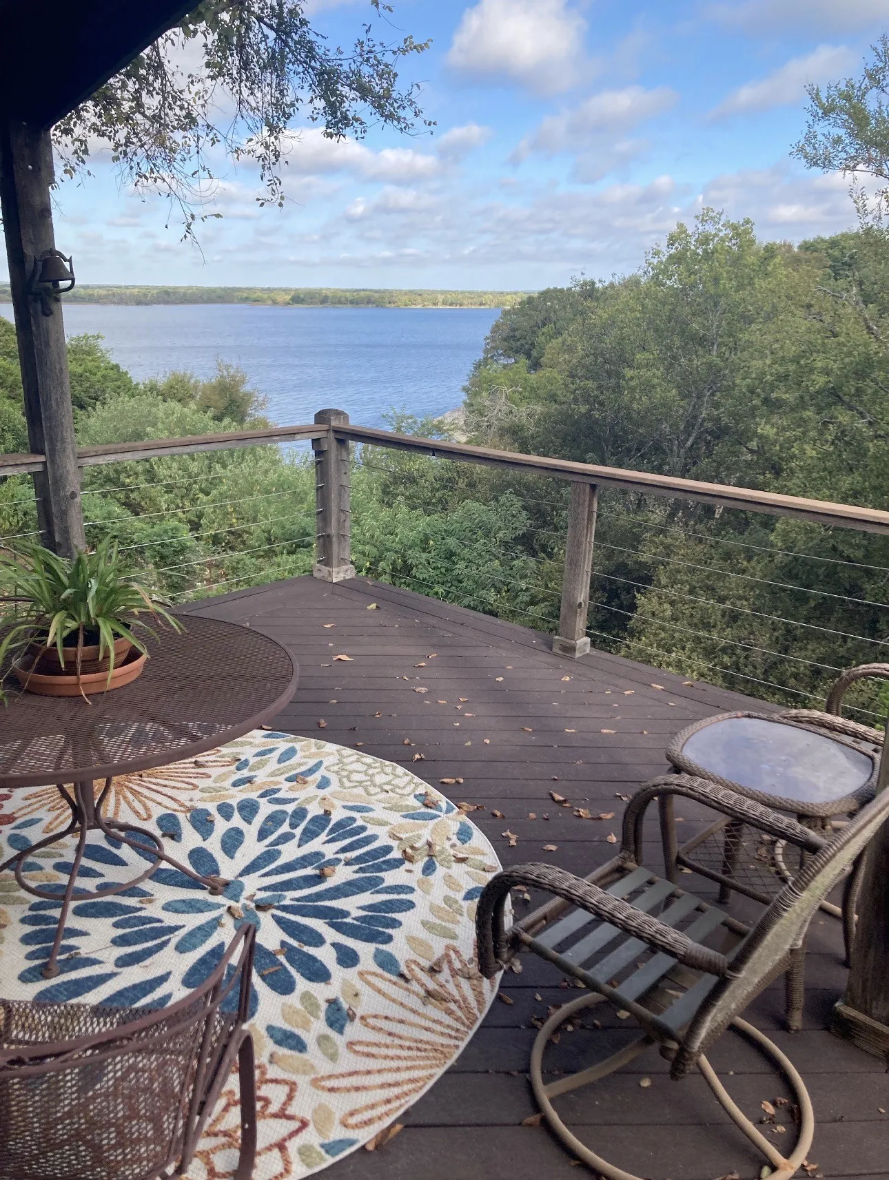 Relax, enjoy the luxury of living on Lake Whitney
