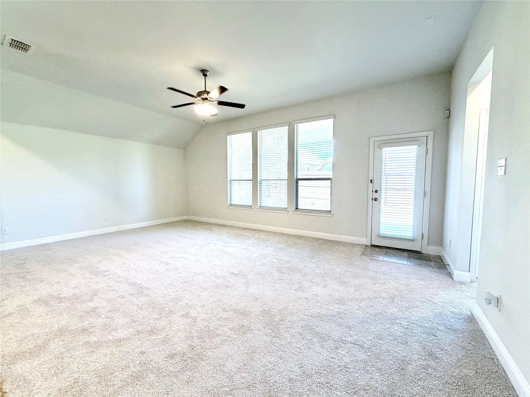 Single Family Residence For Sale in Dallas County , 1413 River Vale Road, Garland, Texas 75041, 4 Bedroom, 2 Bathroom, 2 Garage spaces, 1,982 Sqft, built in 2022, Preowned, mls#21214454, Real Estate Agent in Garland, Homes For Sale in Dallas county, Homes For Sale in Garland, Realtor in Garland Texas, Real Estate Brokerage Independent Realty Texas, Luminita Cordes Realtor