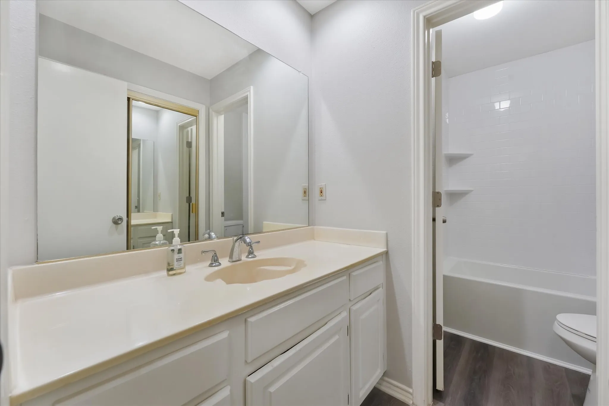 Single Family Residence For Sale in Collin County , 5416 Ventana Trail, Dallas, Texas 75252, 3 Bedroom, 2 Bathroom, 2 Garage spaces, 2,056 Sqft, built in 1985, mls#21211229, Real Estate Agent in Dallas, Homes For Sale in Collin county, Homes For Sale in Dallas, Realtor in Dallas Texas, Real Estate Brokerage Independent Realty Texas, Luminita Cordes Realtor