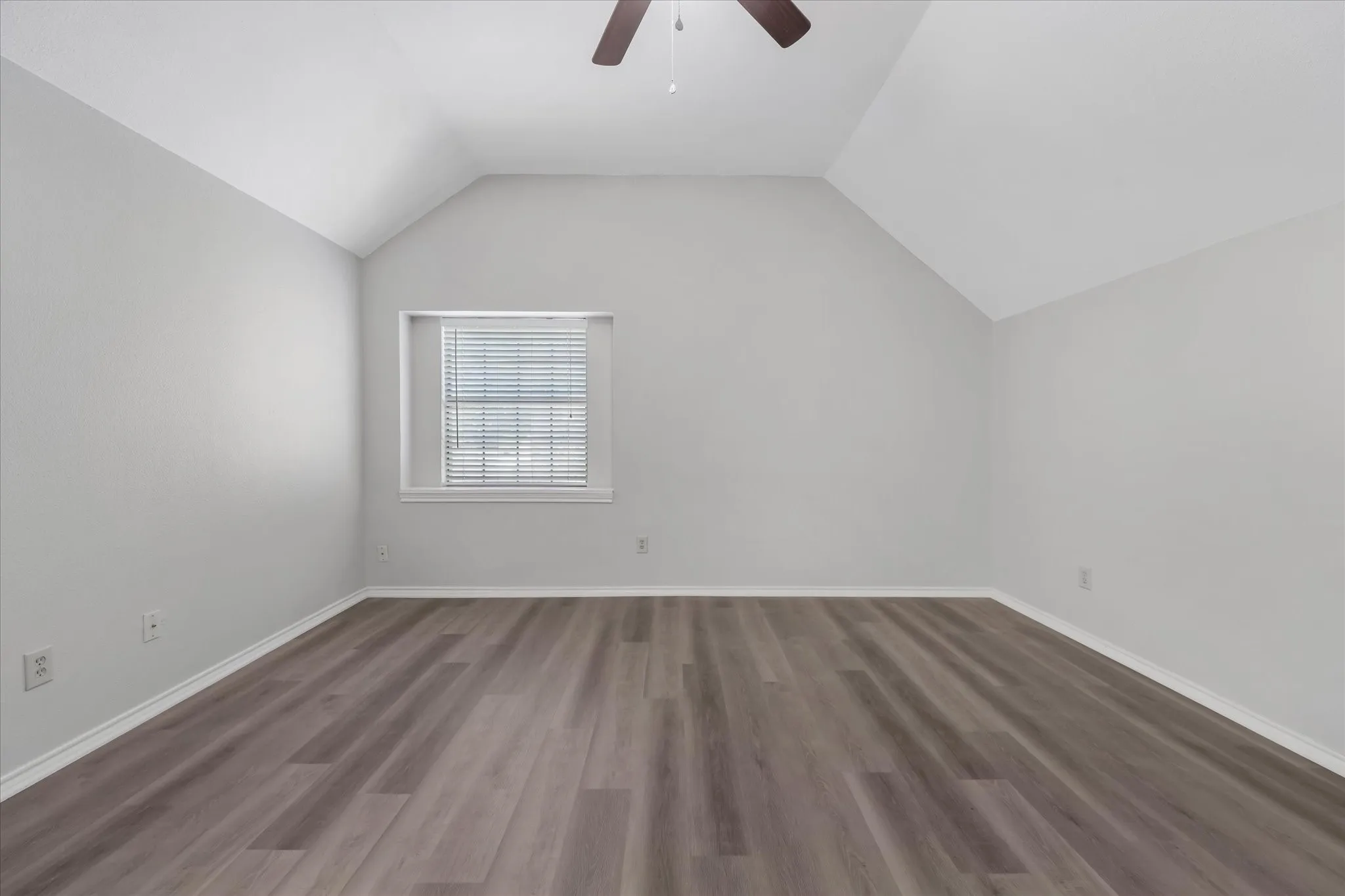 Single Family Residence For Sale in Collin County , 5416 Ventana Trail, Dallas, Texas 75252, 3 Bedroom, 2 Bathroom, 2 Garage spaces, 2,056 Sqft, built in 1985, mls#21211229, Real Estate Agent in Dallas, Homes For Sale in Collin county, Homes For Sale in Dallas, Realtor in Dallas Texas, Real Estate Brokerage Independent Realty Texas, Luminita Cordes Realtor