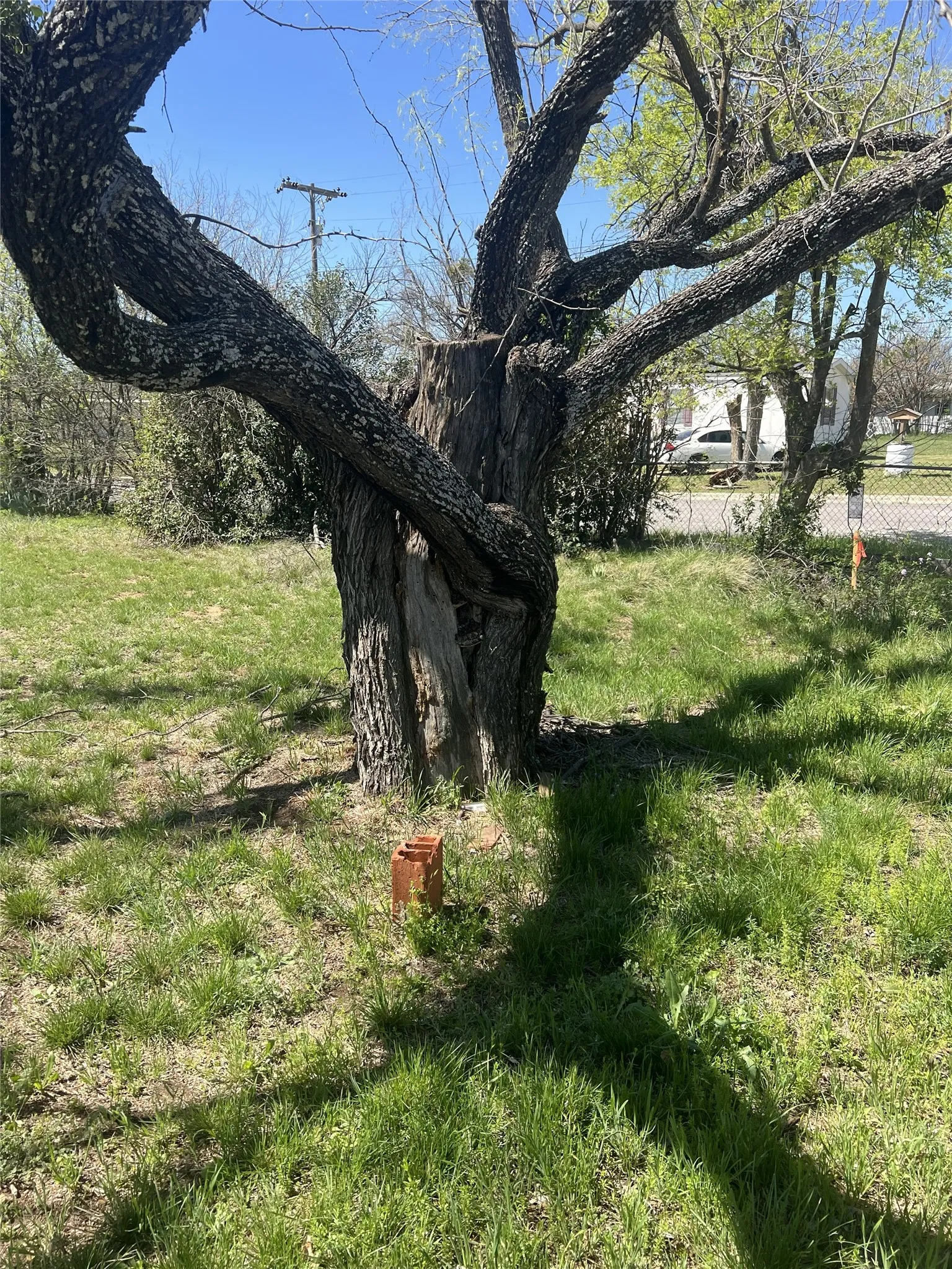 Improved Land For Sale in Brown County , 2312 Main Blvd, Brownwood, Texas 76801, 0, 0, Garage spaces, 0 Sqft, built in 0, Price $84,900, mls#21214372, Real Estate Agent in Brownwood, Homes For Sale in Brown county, Homes For Sale in Brownwood, Realtor in Brownwood Texas, Real Estate Brokerage Independent Realty Texas, Luminita Cordes Realtor