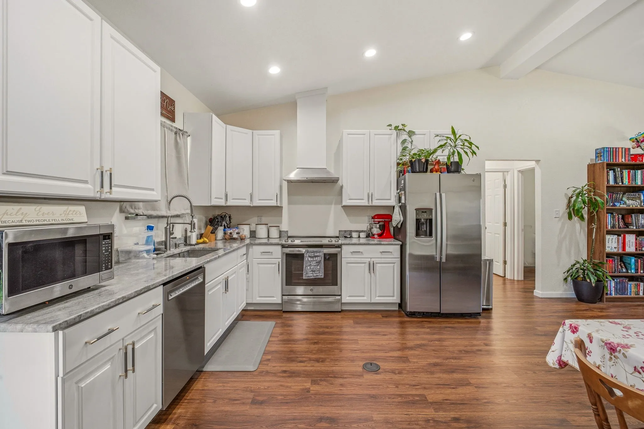 Single Family Residence For Sale in Erath County , 1375 County Road 253, Stephenville, Texas 76401, 3 Bedroom, 2 Bathroom, Garage spaces, 1,560 Sqft, built in 2023, Preowned, mls#21214468, Real Estate Agent in Stephenville, Homes For Sale in Erath county, Homes For Sale in Stephenville, Realtor in Stephenville Texas, Real Estate Brokerage Independent Realty Texas, Luminita Cordes Realtor