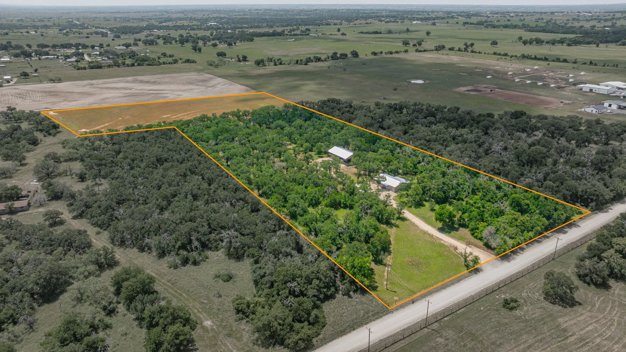 Single Family Residence For Sale in Erath County , 1375 County Road 253, Stephenville, Texas 76401, 3 Bedroom, 2 Bathroom, Garage spaces, 1,560 Sqft, built in 2023, Preowned, mls#21214468, Real Estate Agent in Stephenville, Homes For Sale in Erath county, Homes For Sale in Stephenville, Realtor in Stephenville Texas, Real Estate Brokerage Independent Realty Texas, Luminita Cordes Realtor