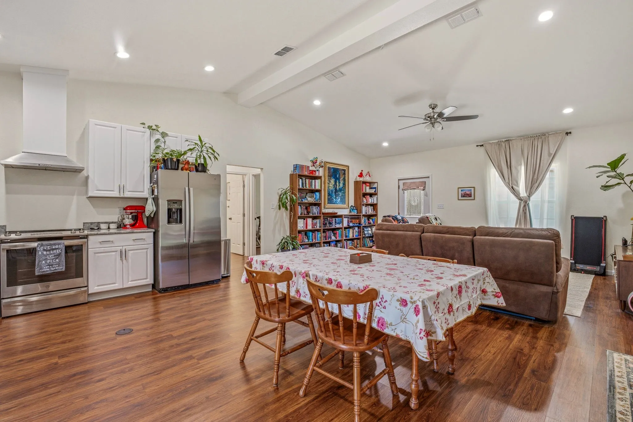 Single Family Residence For Sale in Erath County , 1375 County Road 253, Stephenville, Texas 76401, 3 Bedroom, 2 Bathroom, Garage spaces, 1,560 Sqft, built in 2023, Preowned, mls#21214468, Real Estate Agent in Stephenville, Homes For Sale in Erath county, Homes For Sale in Stephenville, Realtor in Stephenville Texas, Real Estate Brokerage Independent Realty Texas, Luminita Cordes Realtor