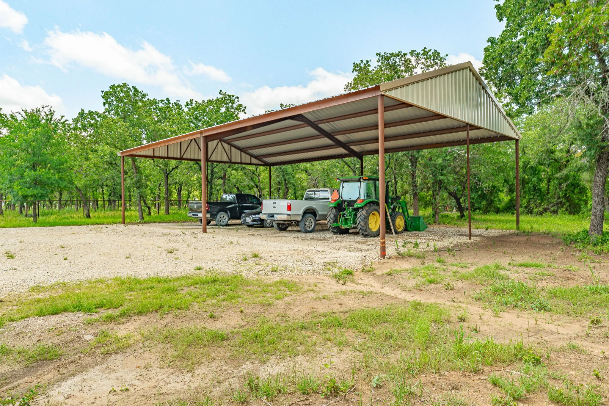Single Family Residence For Sale in Erath County , 1375 County Road 253, Stephenville, Texas 76401, 3 Bedroom, 2 Bathroom, Garage spaces, 1,560 Sqft, built in 2023, Preowned, mls#21214468, Real Estate Agent in Stephenville, Homes For Sale in Erath county, Homes For Sale in Stephenville, Realtor in Stephenville Texas, Real Estate Brokerage Independent Realty Texas, Luminita Cordes Realtor