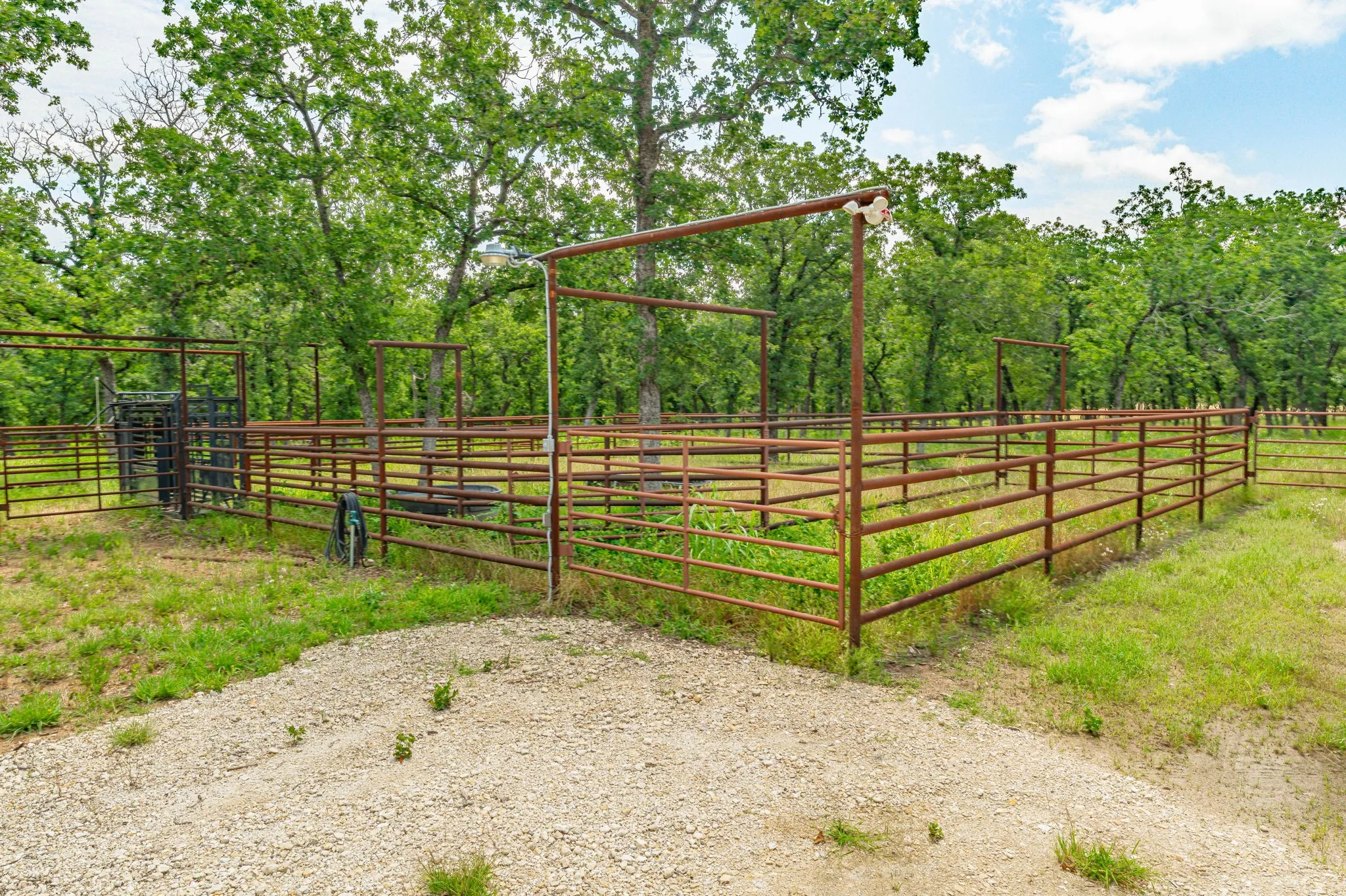 Single Family Residence For Sale in Erath County , 1375 County Road 253, Stephenville, Texas 76401, 3 Bedroom, 2 Bathroom, Garage spaces, 1,560 Sqft, built in 2023, Preowned, mls#21214468, Real Estate Agent in Stephenville, Homes For Sale in Erath county, Homes For Sale in Stephenville, Realtor in Stephenville Texas, Real Estate Brokerage Independent Realty Texas, Luminita Cordes Realtor