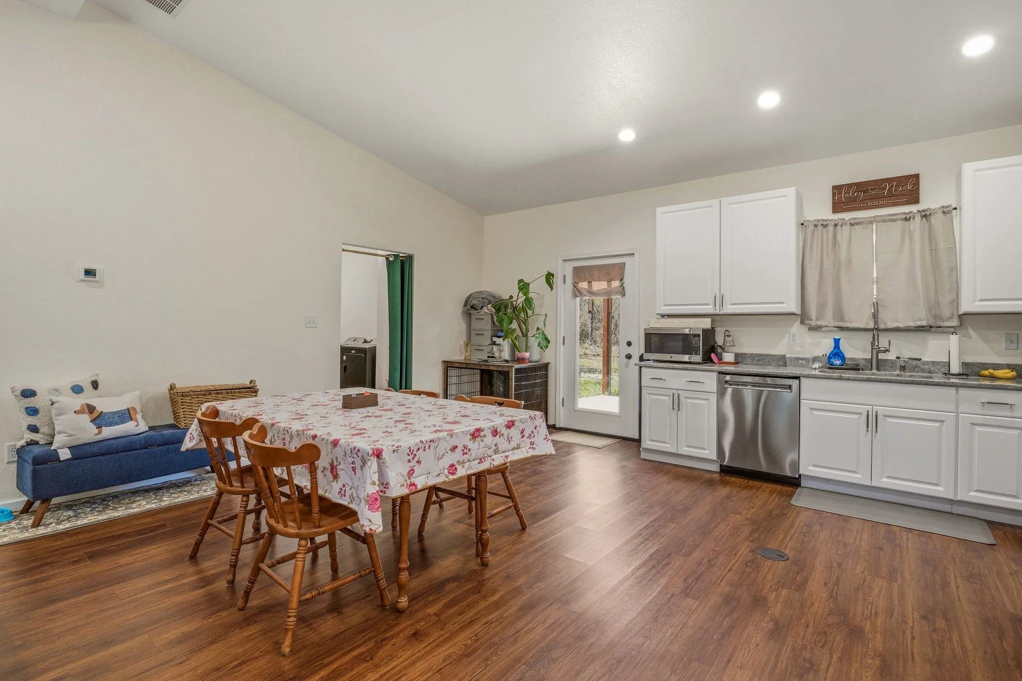 Single Family Residence For Sale in Erath County , 1375 County Road 253, Stephenville, Texas 76401, 3 Bedroom, 2 Bathroom, Garage spaces, 1,560 Sqft, built in 2023, Preowned, mls#21214468, Real Estate Agent in Stephenville, Homes For Sale in Erath county, Homes For Sale in Stephenville, Realtor in Stephenville Texas, Real Estate Brokerage Independent Realty Texas, Luminita Cordes Realtor
