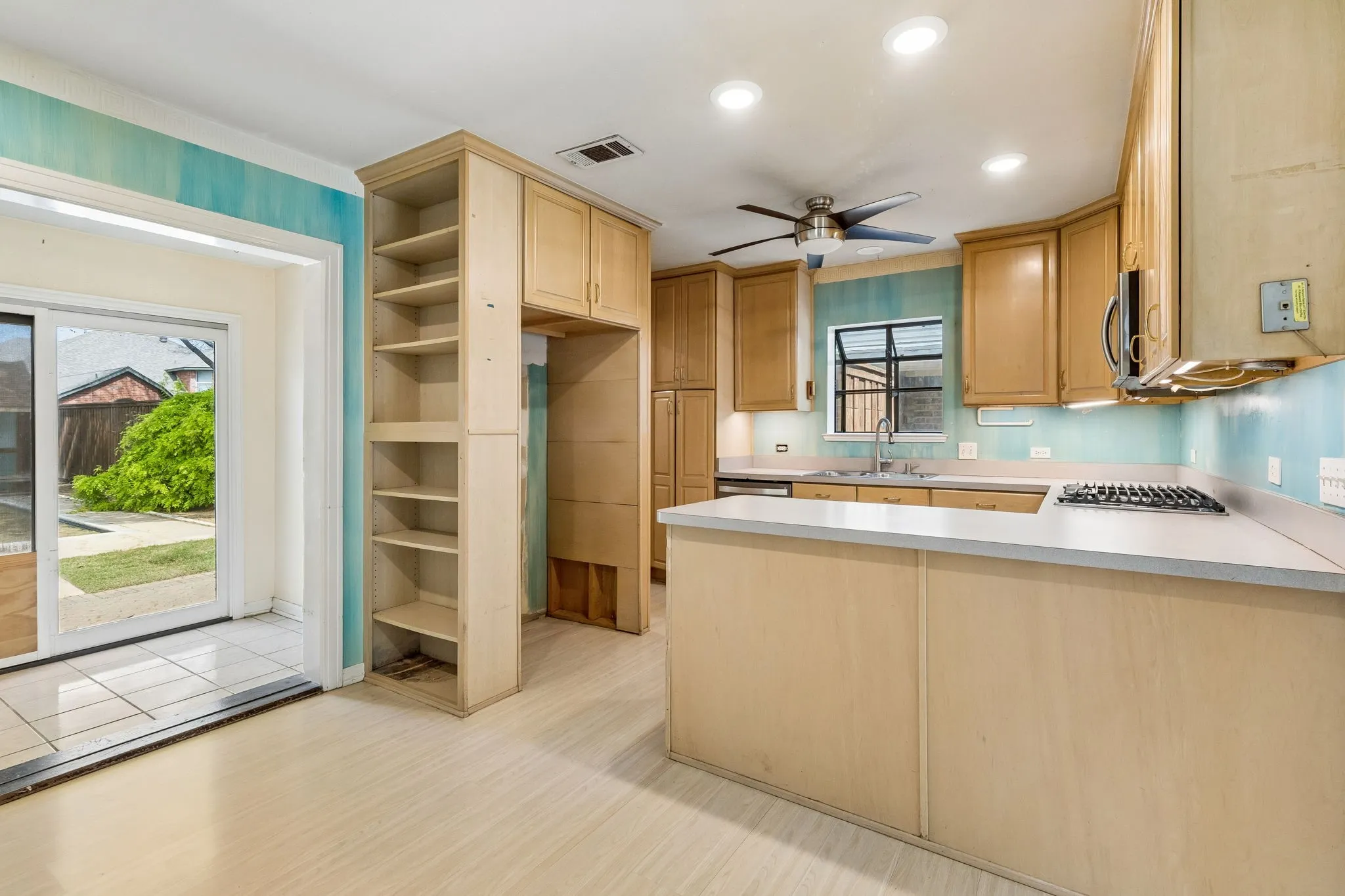 Single Family Residence For Sale in Dallas County , 8015 Eagle Trail, Dallas, Texas 75238, 3 Bedrooms, 2 Bathrooms, Garage spaces, 1,456 Sqft, built in 1983, Preowned, Price $625,000, mls#21210910, Real Estate Agent in Dallas, Homes For Sale in Dallas county, Homes For Sale in Dallas, Realtor in Dallas Texas, Real Estate Brokerage Independent Realty Texas, Luminita Cordes Realtor