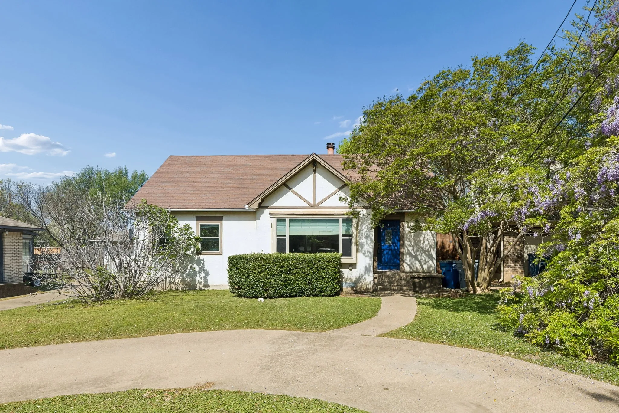 Single Family Residence For Sale in Dallas County , 8015 Eagle Trail, Dallas, Texas 75238, 3 Bedrooms, 2 Bathrooms, Garage spaces, 1,456 Sqft, built in 1983, Preowned, Price $625,000, mls#21210910, Real Estate Agent in Dallas, Homes For Sale in Dallas county, Homes For Sale in Dallas, Realtor in Dallas Texas, Real Estate Brokerage Independent Realty Texas, Luminita Cordes Realtor
