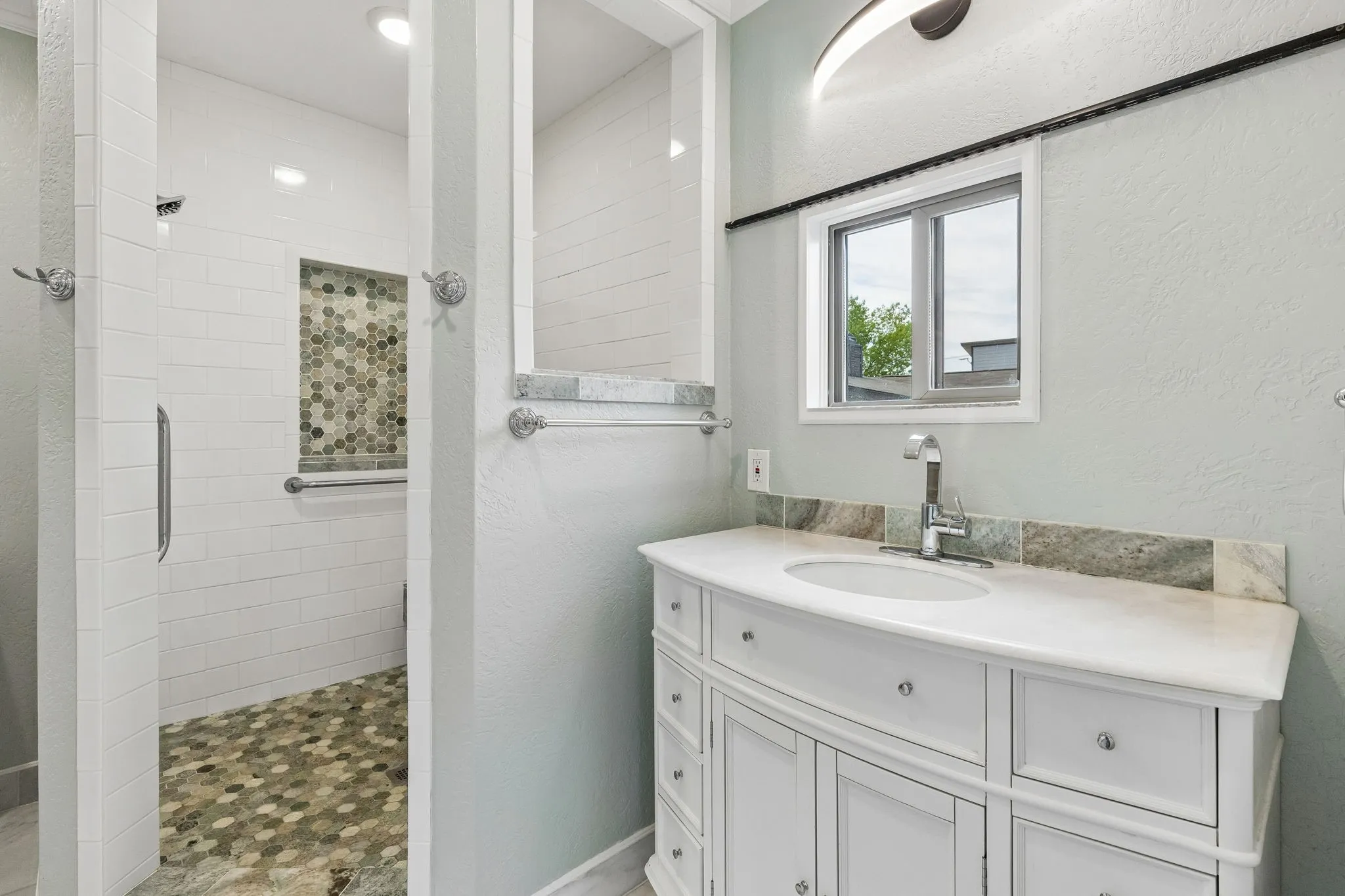 Single Family Residence For Sale in Dallas County , 8015 Eagle Trail, Dallas, Texas 75238, 3 Bedrooms, 2 Bathrooms, Garage spaces, 1,456 Sqft, built in 1983, Preowned, Price $625,000, mls#21210910, Real Estate Agent in Dallas, Homes For Sale in Dallas county, Homes For Sale in Dallas, Realtor in Dallas Texas, Real Estate Brokerage Independent Realty Texas, Luminita Cordes Realtor