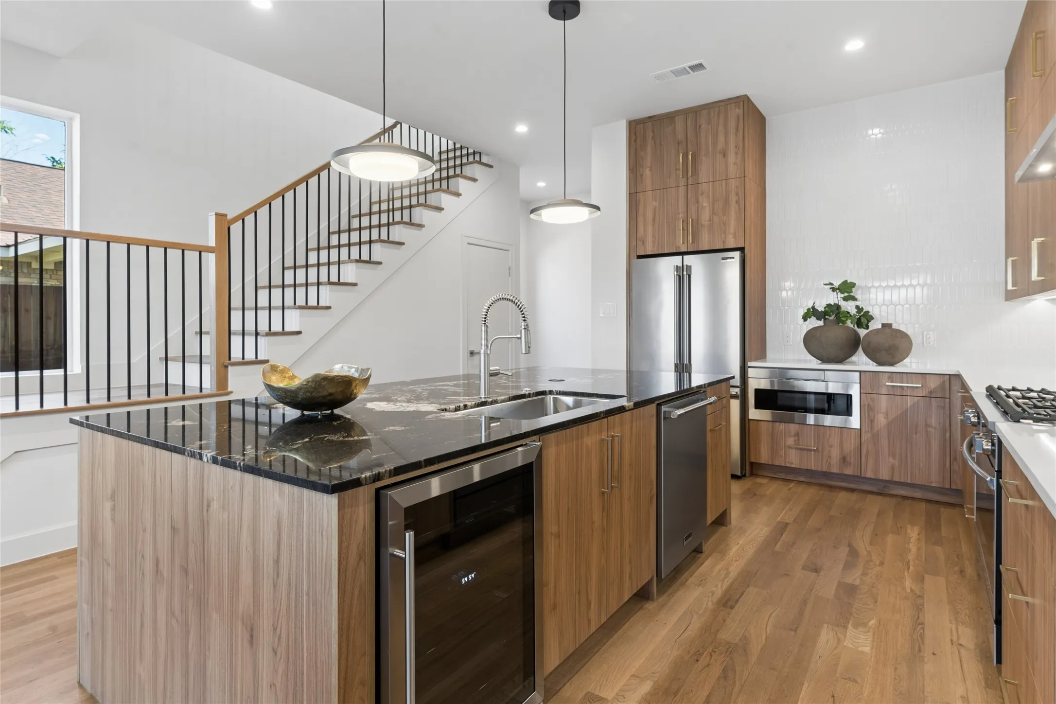 Single Family Residence For Sale in Dallas County , 6607 Roper Street, Dallas, Texas 75209, 3 Bedroom, 3 Bathroom, 2 Garage spaces, 1,909 Sqft, built in 2026, New Construction - Complete, mls#21139302, Real Estate Agent in Dallas, Homes For Sale in Dallas county, Homes For Sale in Dallas, Realtor in Dallas Texas, Real Estate Brokerage Independent Realty Texas, Luminita Cordes Realtor