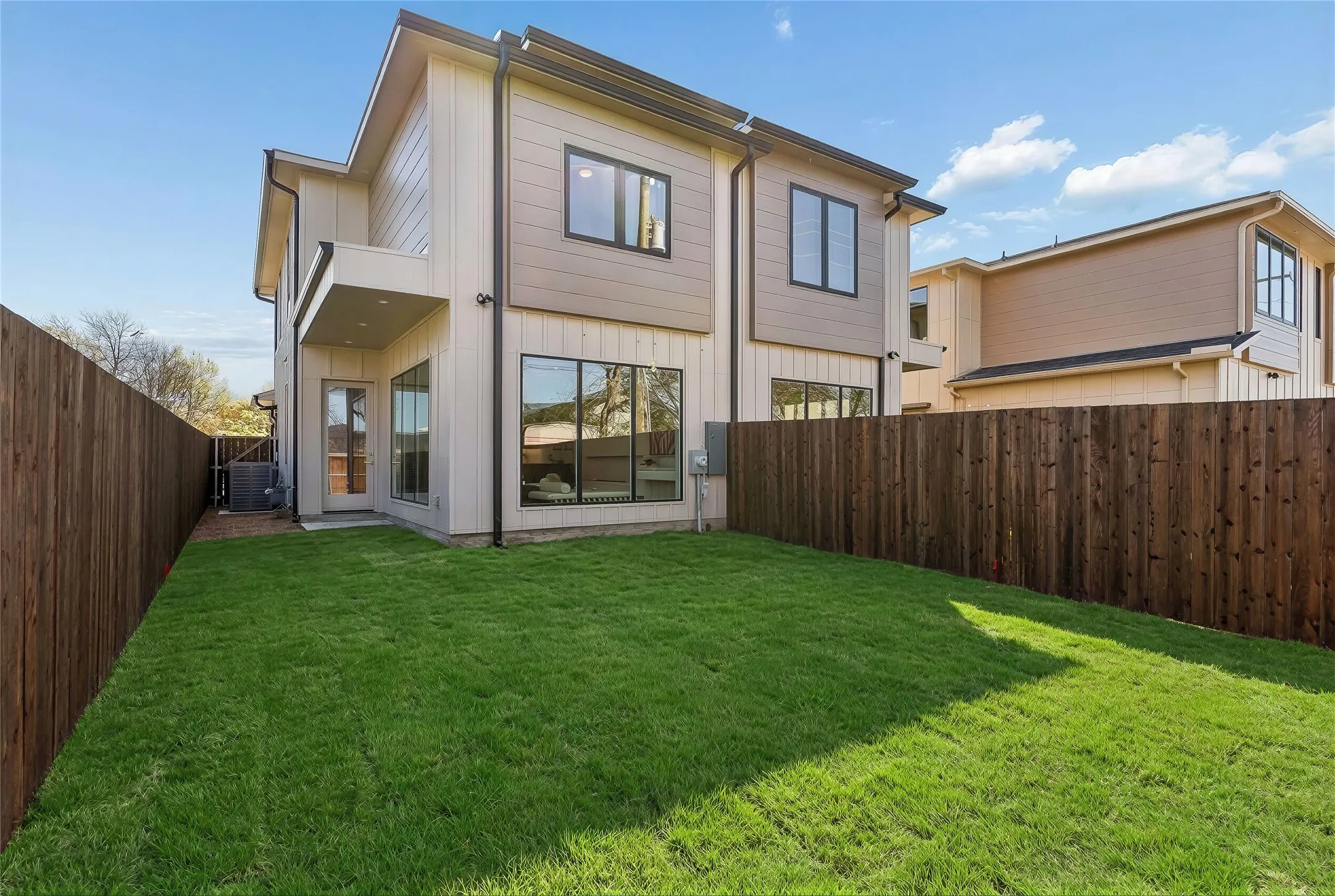 Single Family Residence For Sale in Dallas County , 6607 Roper Street, Dallas, Texas 75209, 3 Bedroom, 3 Bathroom, 2 Garage spaces, 1,909 Sqft, built in 2026, New Construction - Complete, mls#21139302, Real Estate Agent in Dallas, Homes For Sale in Dallas county, Homes For Sale in Dallas, Realtor in Dallas Texas, Real Estate Brokerage Independent Realty Texas, Luminita Cordes Realtor