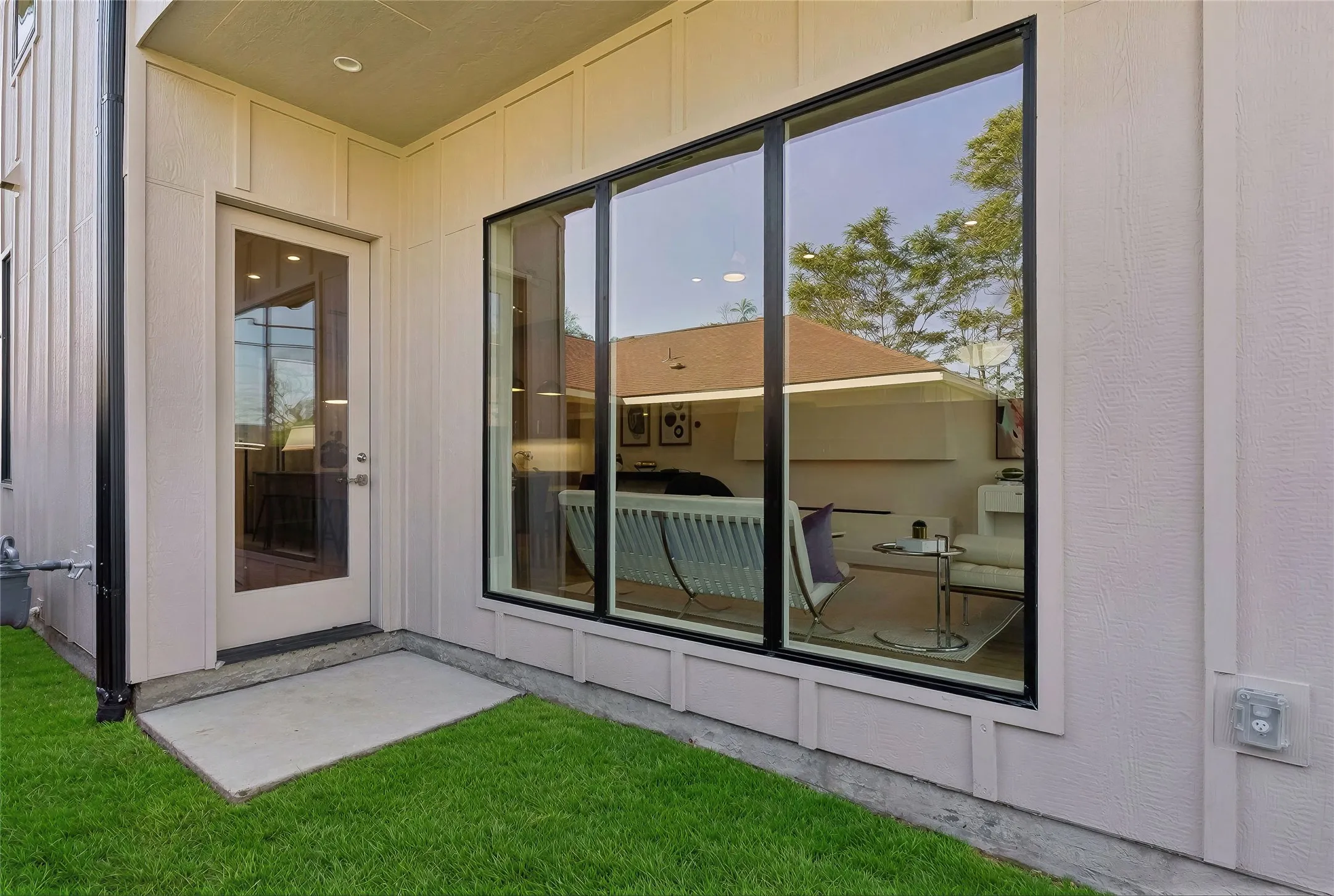 Single Family Residence For Sale in Dallas County , 6607 Roper Street, Dallas, Texas 75209, 3 Bedroom, 3 Bathroom, 2 Garage spaces, 1,909 Sqft, built in 2026, New Construction - Complete, mls#21139302, Real Estate Agent in Dallas, Homes For Sale in Dallas county, Homes For Sale in Dallas, Realtor in Dallas Texas, Real Estate Brokerage Independent Realty Texas, Luminita Cordes Realtor