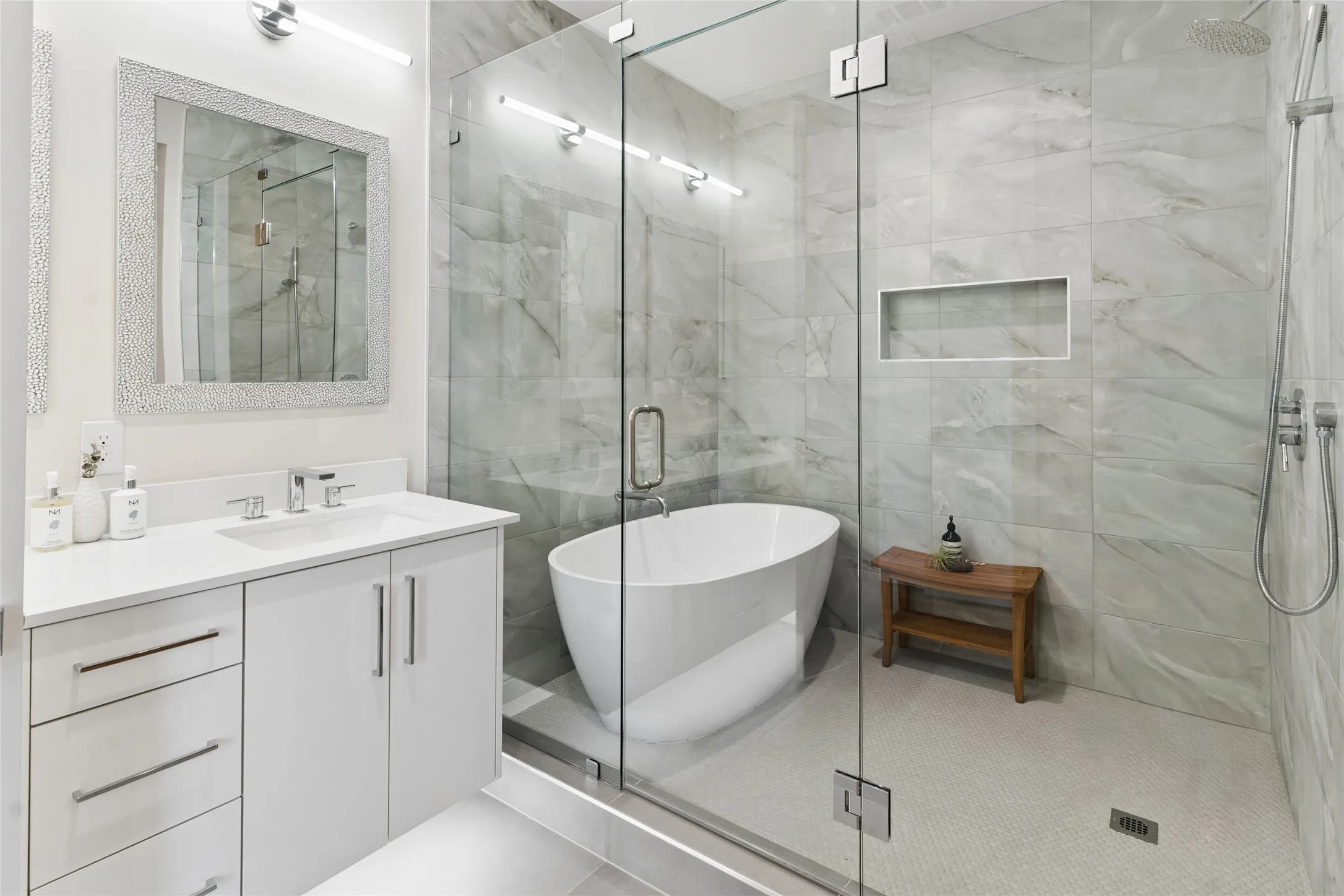 Single Family Residence For Sale in Dallas County , 6607 Roper Street, Dallas, Texas 75209, 3 Bedroom, 3 Bathroom, 2 Garage spaces, 1,909 Sqft, built in 2026, New Construction - Complete, mls#21139302, Real Estate Agent in Dallas, Homes For Sale in Dallas county, Homes For Sale in Dallas, Realtor in Dallas Texas, Real Estate Brokerage Independent Realty Texas, Luminita Cordes Realtor