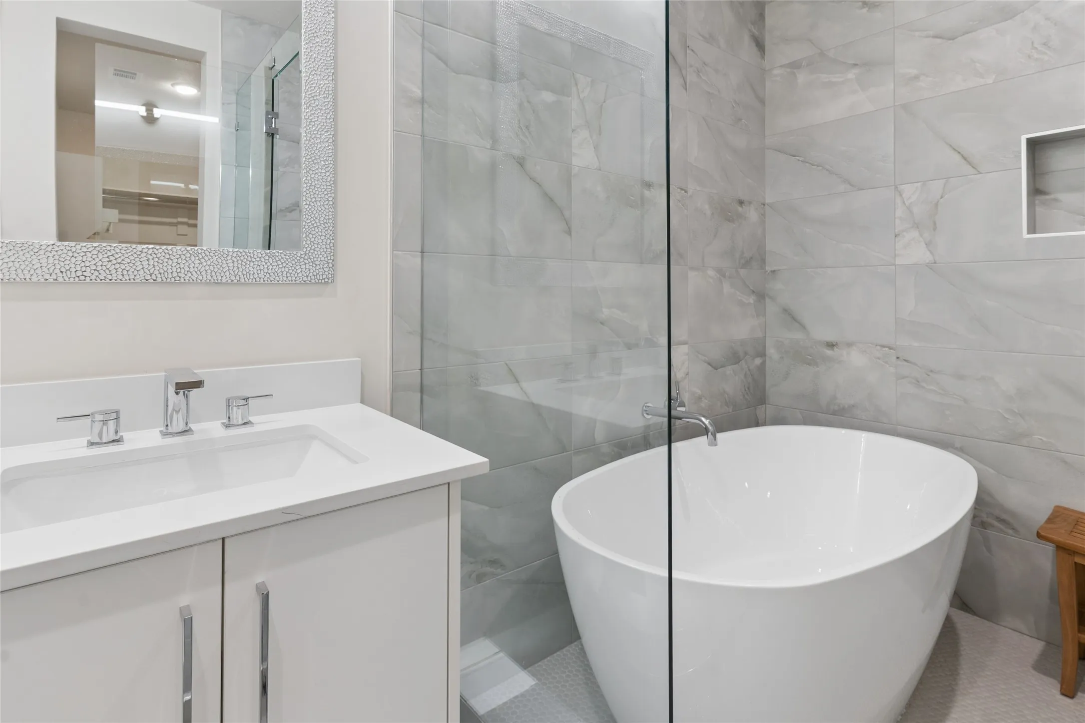 Single Family Residence For Sale in Dallas County , 6607 Roper Street, Dallas, Texas 75209, 3 Bedroom, 3 Bathroom, 2 Garage spaces, 1,909 Sqft, built in 2026, New Construction - Complete, mls#21139302, Real Estate Agent in Dallas, Homes For Sale in Dallas county, Homes For Sale in Dallas, Realtor in Dallas Texas, Real Estate Brokerage Independent Realty Texas, Luminita Cordes Realtor