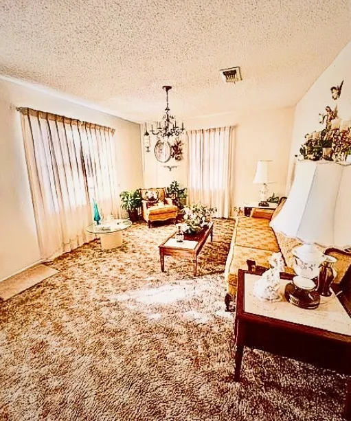Single Family Residence For Sale in Hopkins County , 505 J D Franklin Drive, Sulphur Springs, Texas 75482, 3 Bedroom, 2 Bathroom, Garage spaces, 2,372 Sqft, built in 1965, mls#21214245, Real Estate Agent in Sulphur Springs, Homes For Sale in Hopkins county, Homes For Sale in Sulphur Springs, Realtor in Sulphur Springs Texas, Real Estate Brokerage Independent Realty Texas, Luminita Cordes Realtor