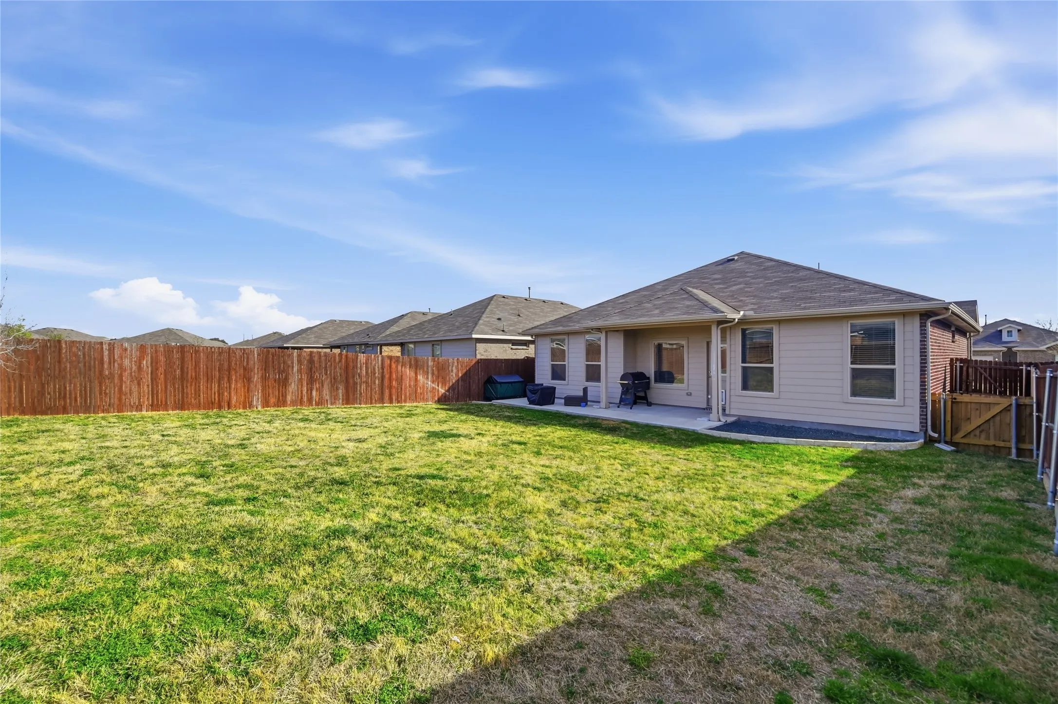 Single Family Residence For Sale in Tarrant County , 8617 Sandy Park Drive, Fort Worth, Texas 76179, 4 Bedroom, 2 Bathroom, 2 Garage spaces, 1,992 Sqft, built in 2022, mls#21214606, Real Estate Agent in Fort Worth, Homes For Sale in Tarrant county, Homes For Sale in Fort Worth, Realtor in Fort Worth Texas, Real Estate Brokerage Independent Realty Texas, Luminita Cordes Realtor