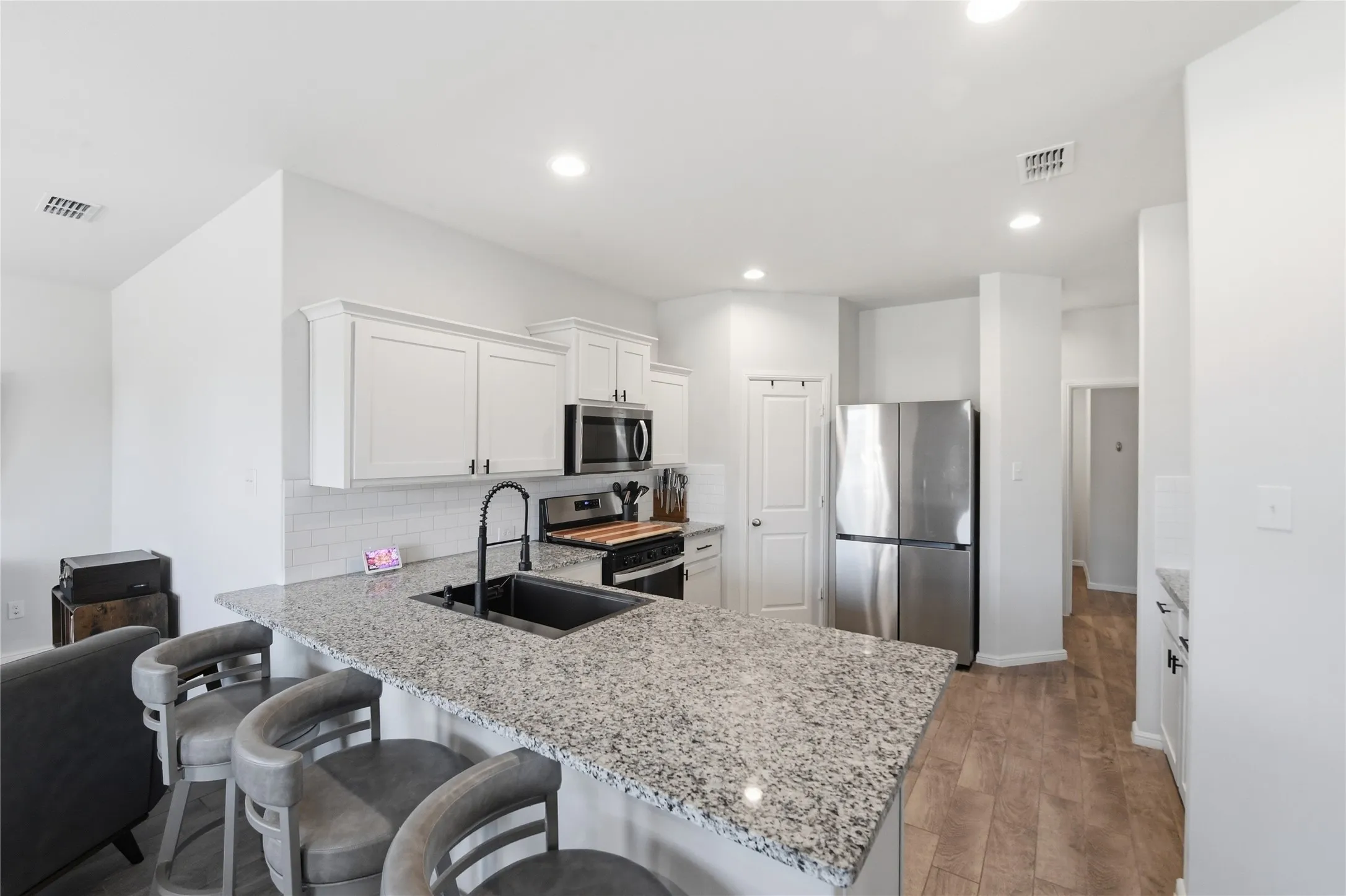 Single Family Residence For Sale in Tarrant County , 8617 Sandy Park Drive, Fort Worth, Texas 76179, 4 Bedroom, 2 Bathroom, 2 Garage spaces, 1,992 Sqft, built in 2022, mls#21214606, Real Estate Agent in Fort Worth, Homes For Sale in Tarrant county, Homes For Sale in Fort Worth, Realtor in Fort Worth Texas, Real Estate Brokerage Independent Realty Texas, Luminita Cordes Realtor