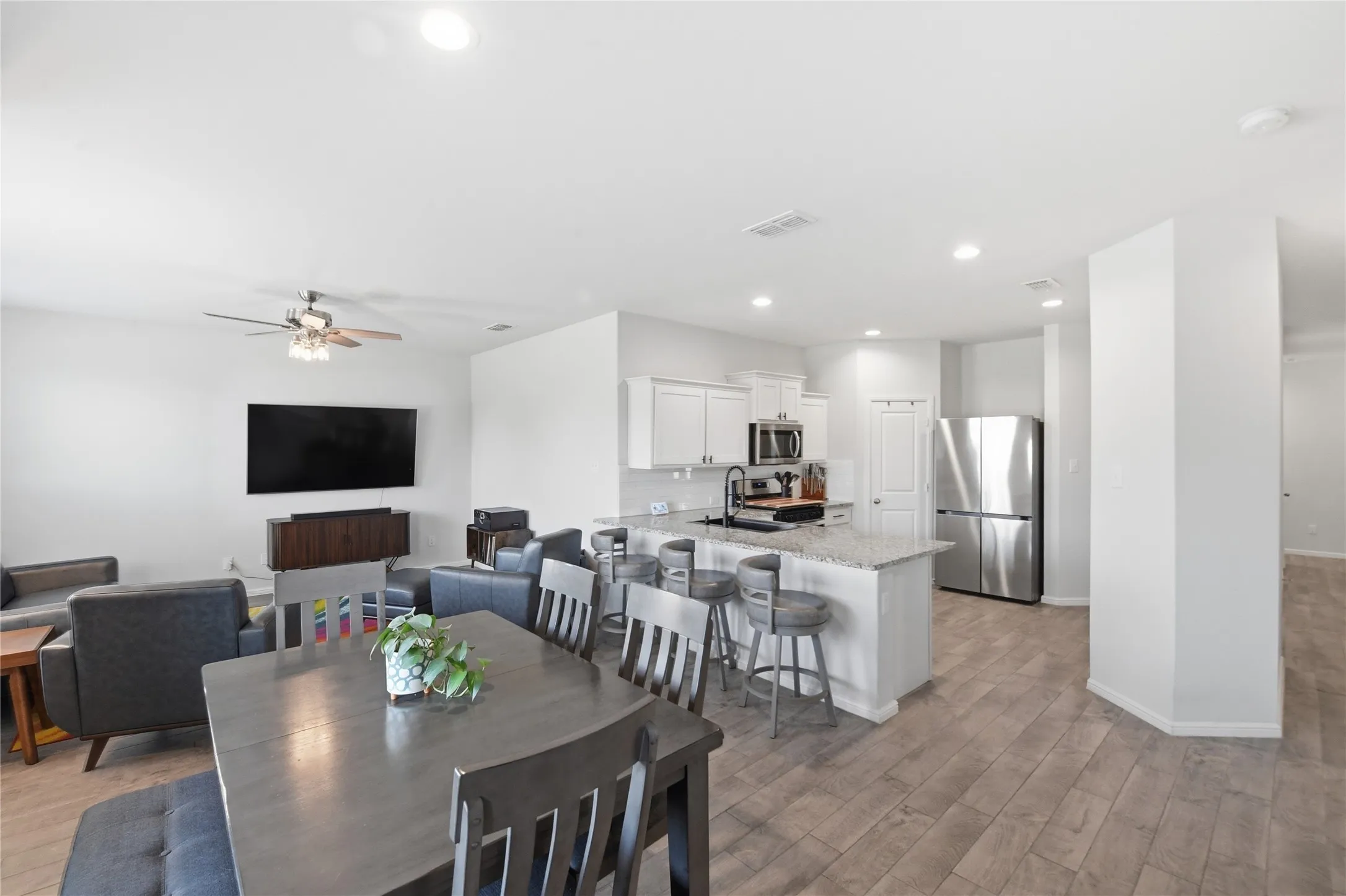 Single Family Residence For Sale in Tarrant County , 8617 Sandy Park Drive, Fort Worth, Texas 76179, 4 Bedroom, 2 Bathroom, 2 Garage spaces, 1,992 Sqft, built in 2022, mls#21214606, Real Estate Agent in Fort Worth, Homes For Sale in Tarrant county, Homes For Sale in Fort Worth, Realtor in Fort Worth Texas, Real Estate Brokerage Independent Realty Texas, Luminita Cordes Realtor