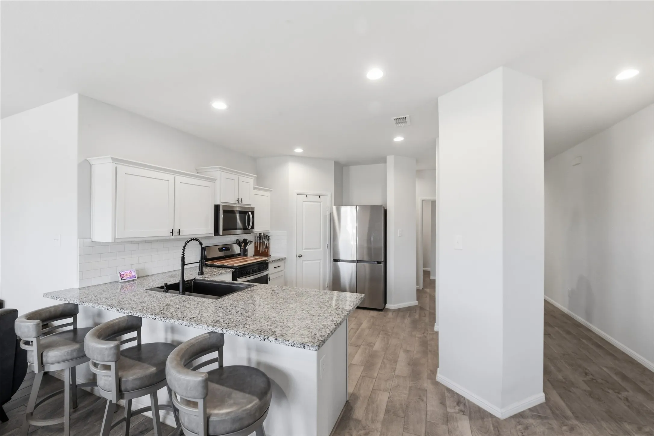 Single Family Residence For Sale in Tarrant County , 8617 Sandy Park Drive, Fort Worth, Texas 76179, 4 Bedroom, 2 Bathroom, 2 Garage spaces, 1,992 Sqft, built in 2022, mls#21214606, Real Estate Agent in Fort Worth, Homes For Sale in Tarrant county, Homes For Sale in Fort Worth, Realtor in Fort Worth Texas, Real Estate Brokerage Independent Realty Texas, Luminita Cordes Realtor