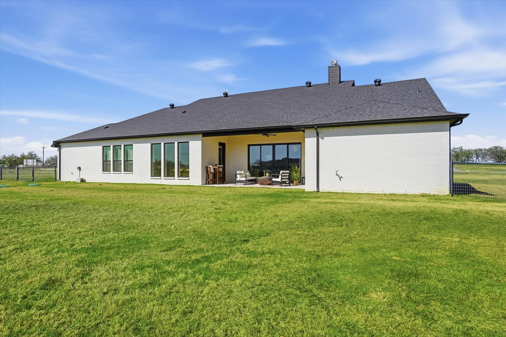 Single Family Residence For Sale in Parker County , 561 Royal Santana, Weatherford, Texas 76087, 4 Bedroom, 3 Bathroom, 3 Garage spaces, 3,000 Sqft, built in 2025, mls#21214607, Real Estate Agent in Weatherford, Homes For Sale in Parker county, Homes For Sale in Weatherford, Realtor in Weatherford Texas, Real Estate Brokerage Independent Realty Texas, Luminita Cordes Realtor
