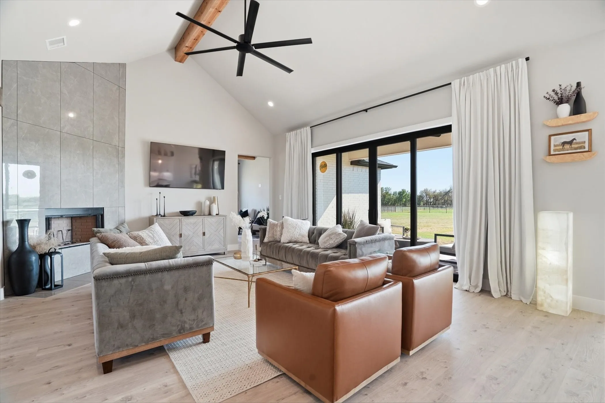 Single Family Residence For Sale in Parker County , 561 Royal Santana, Weatherford, Texas 76087, 4 Bedroom, 3 Bathroom, 3 Garage spaces, 3,000 Sqft, built in 2025, mls#21214607, Real Estate Agent in Weatherford, Homes For Sale in Parker county, Homes For Sale in Weatherford, Realtor in Weatherford Texas, Real Estate Brokerage Independent Realty Texas, Luminita Cordes Realtor