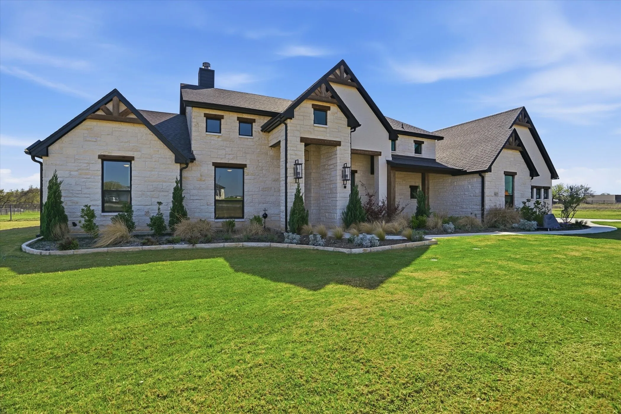 Single Family Residence For Sale in Parker County , 561 Royal Santana, Weatherford, Texas 76087, 4 Bedroom, 3 Bathroom, 3 Garage spaces, 3,000 Sqft, built in 2025, mls#21214607, Real Estate Agent in Weatherford, Homes For Sale in Parker county, Homes For Sale in Weatherford, Realtor in Weatherford Texas, Real Estate Brokerage Independent Realty Texas, Luminita Cordes Realtor