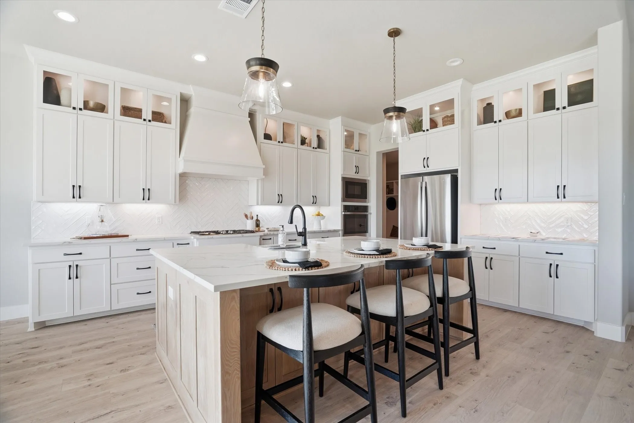 Single Family Residence For Sale in Parker County , 561 Royal Santana, Weatherford, Texas 76087, 4 Bedroom, 3 Bathroom, 3 Garage spaces, 3,000 Sqft, built in 2025, mls#21214607, Real Estate Agent in Weatherford, Homes For Sale in Parker county, Homes For Sale in Weatherford, Realtor in Weatherford Texas, Real Estate Brokerage Independent Realty Texas, Luminita Cordes Realtor
