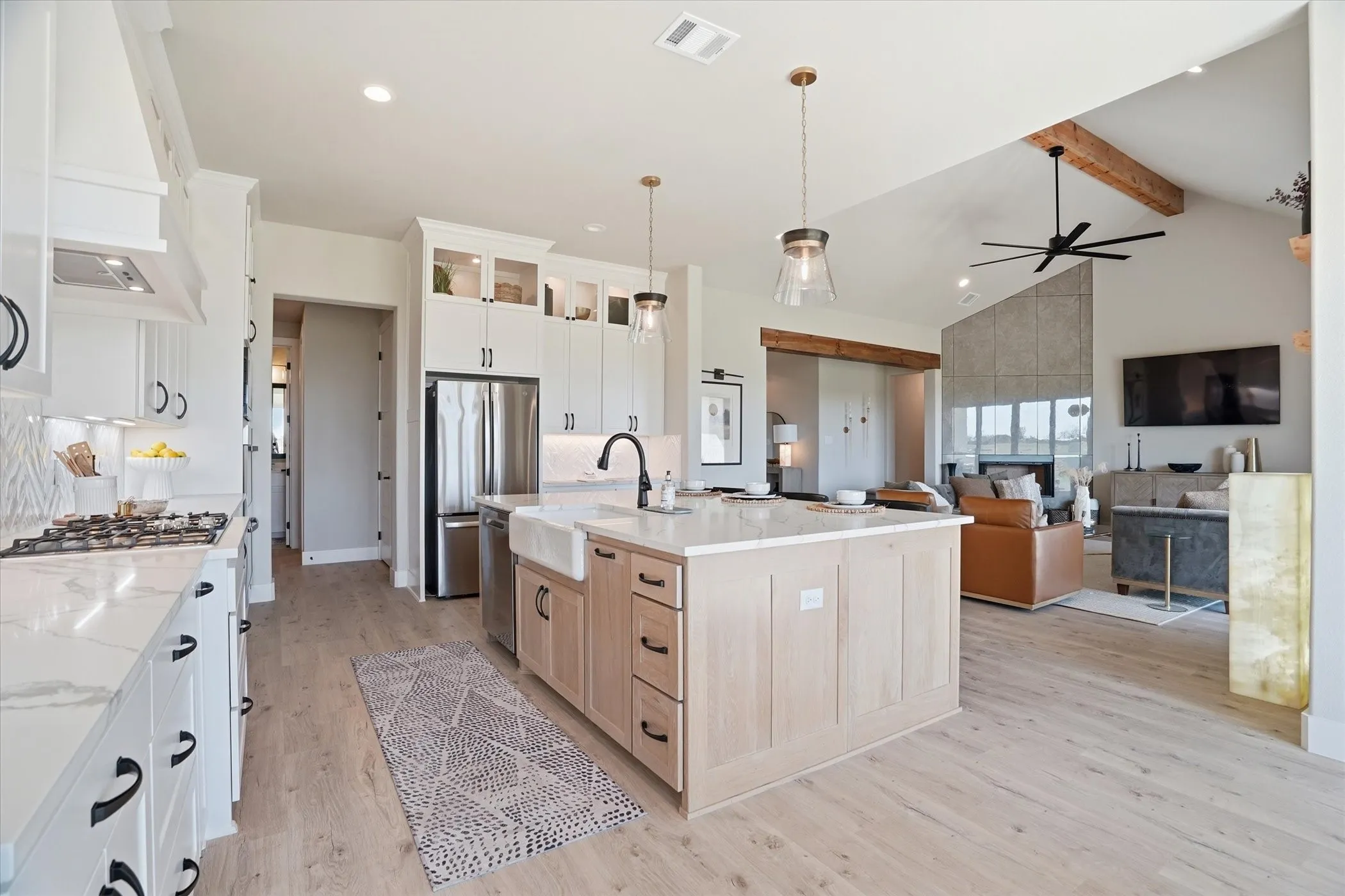 Single Family Residence For Sale in Parker County , 561 Royal Santana, Weatherford, Texas 76087, 4 Bedroom, 3 Bathroom, 3 Garage spaces, 3,000 Sqft, built in 2025, mls#21214607, Real Estate Agent in Weatherford, Homes For Sale in Parker county, Homes For Sale in Weatherford, Realtor in Weatherford Texas, Real Estate Brokerage Independent Realty Texas, Luminita Cordes Realtor