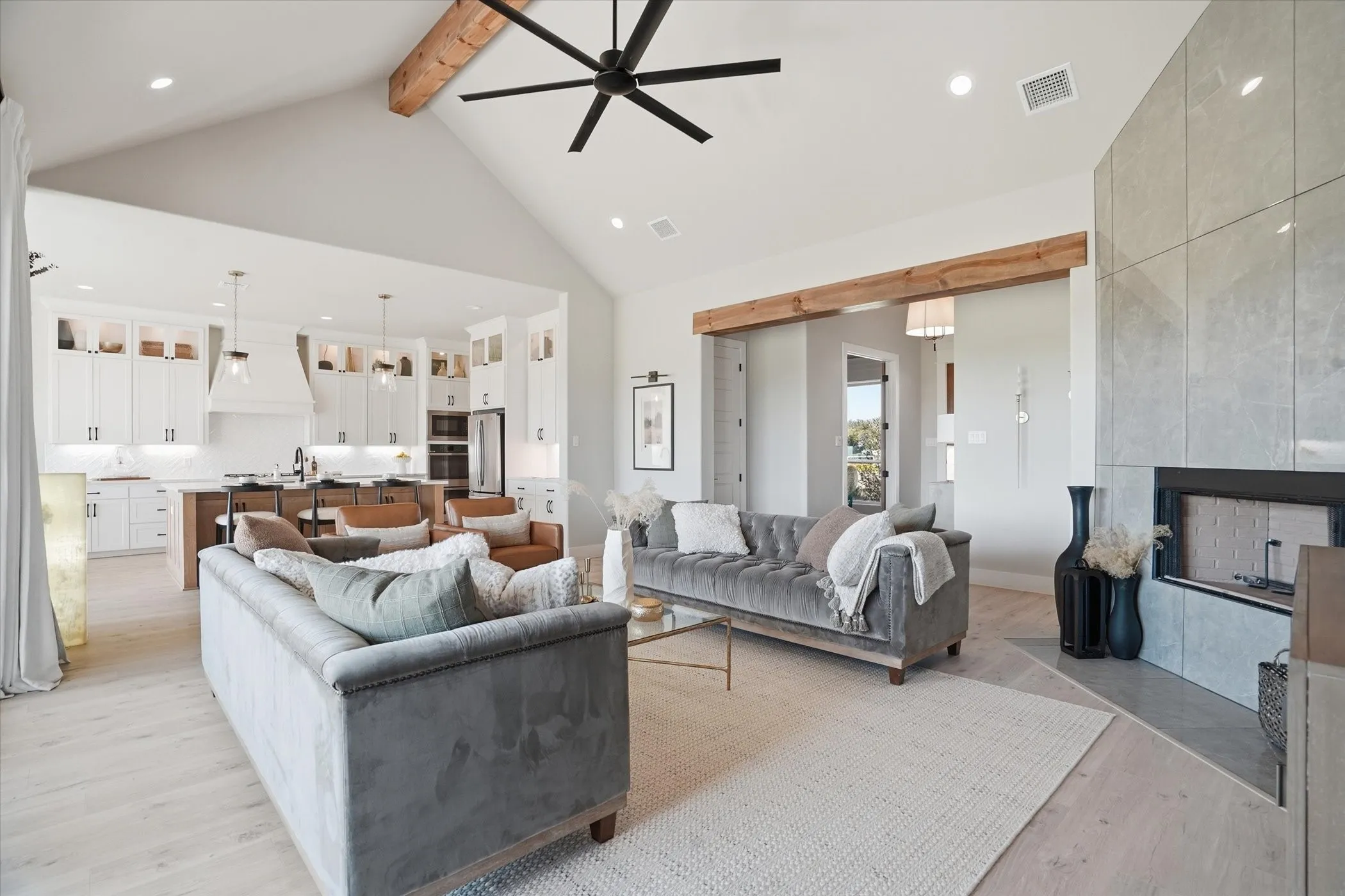 Single Family Residence For Sale in Parker County , 561 Royal Santana, Weatherford, Texas 76087, 4 Bedroom, 3 Bathroom, 3 Garage spaces, 3,000 Sqft, built in 2025, mls#21214607, Real Estate Agent in Weatherford, Homes For Sale in Parker county, Homes For Sale in Weatherford, Realtor in Weatherford Texas, Real Estate Brokerage Independent Realty Texas, Luminita Cordes Realtor