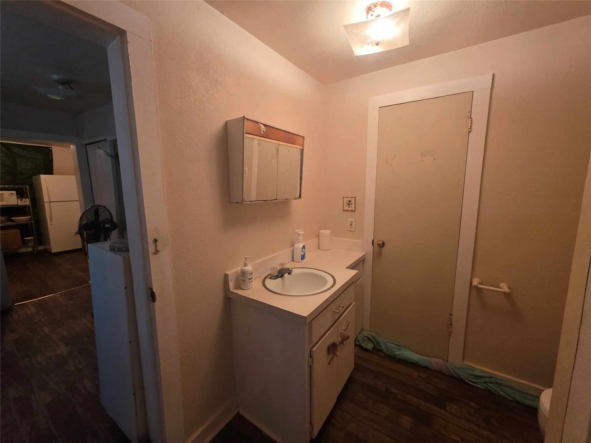 Single Family Residence For Sale in Johnson County , 401 W Wilson Street, Cleburne, Texas 76033, 2 Bedroom, 1 Bathroom, Garage spaces, 1,299 Sqft, built in 0, Preowned, mls#21214430, Real Estate Agent in Cleburne, Homes For Sale in Johnson county, Homes For Sale in Cleburne, Realtor in Cleburne Texas, Real Estate Brokerage Independent Realty Texas, Luminita Cordes Realtor