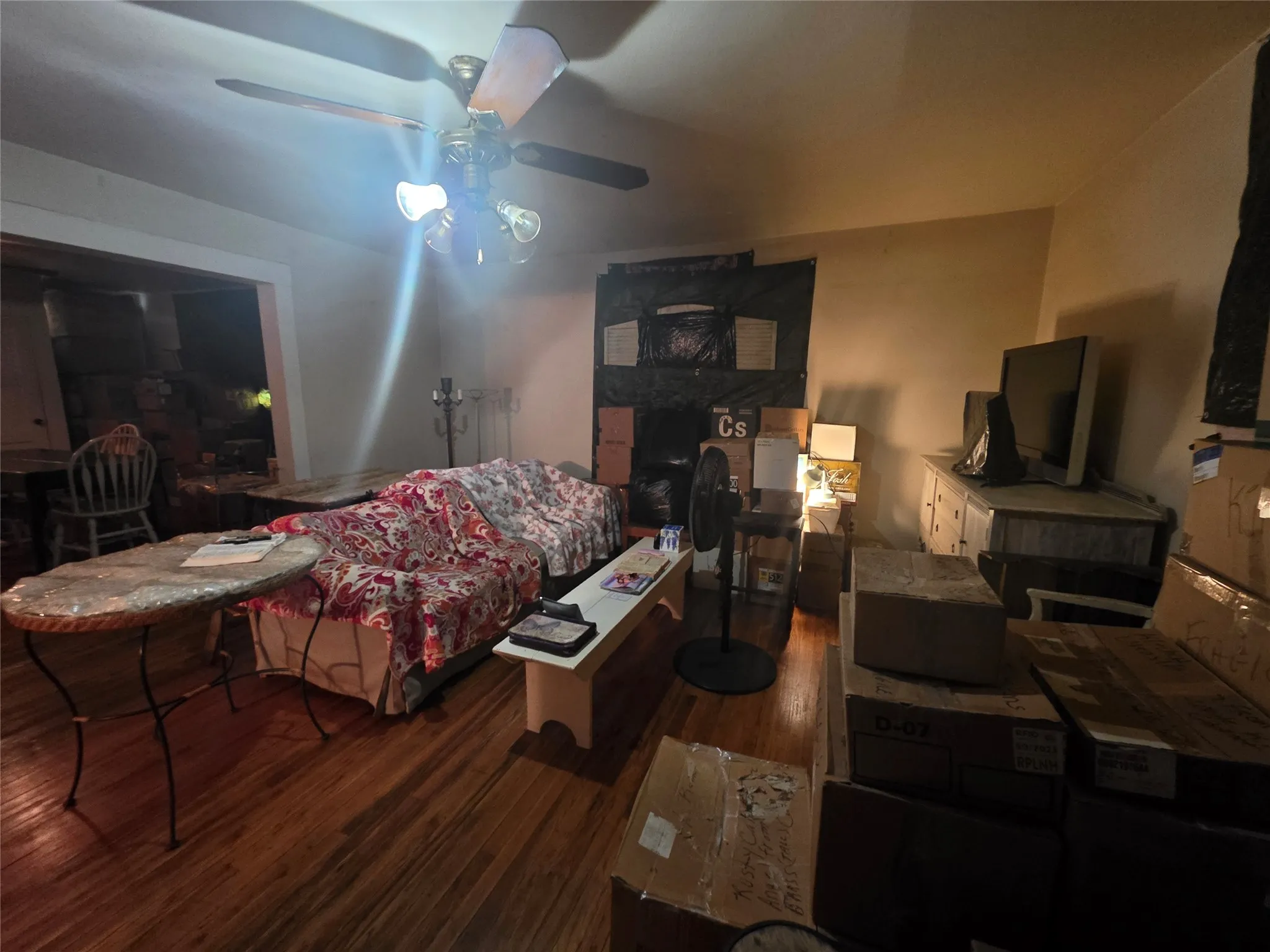 Single Family Residence For Sale in Johnson County , 401 W Wilson Street, Cleburne, Texas 76033, 2 Bedroom, 1 Bathroom, Garage spaces, 1,299 Sqft, built in 0, Preowned, mls#21214430, Real Estate Agent in Cleburne, Homes For Sale in Johnson county, Homes For Sale in Cleburne, Realtor in Cleburne Texas, Real Estate Brokerage Independent Realty Texas, Luminita Cordes Realtor