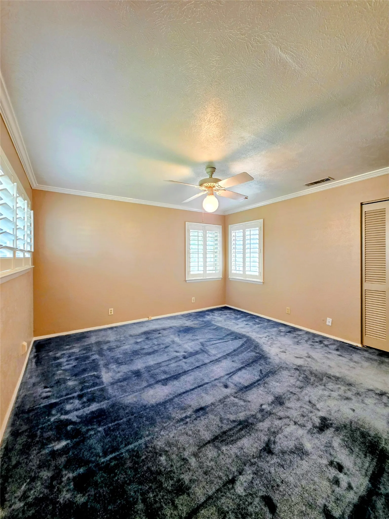 Single Family Residence For Sale in Tarrant County , 1020 Redbud Court, Arlington, Texas 76012, 3 Bedrooms, 2 Bathrooms, 2 Garage spaces, 1,957 Sqft, built in 1963, Price $414,900, mls#21214530, Real Estate Agent in Arlington, Homes For Sale in Tarrant county, Homes For Sale in Arlington, Realtor in Arlington Texas, Real Estate Brokerage Independent Realty Texas, Luminita Cordes Realtor