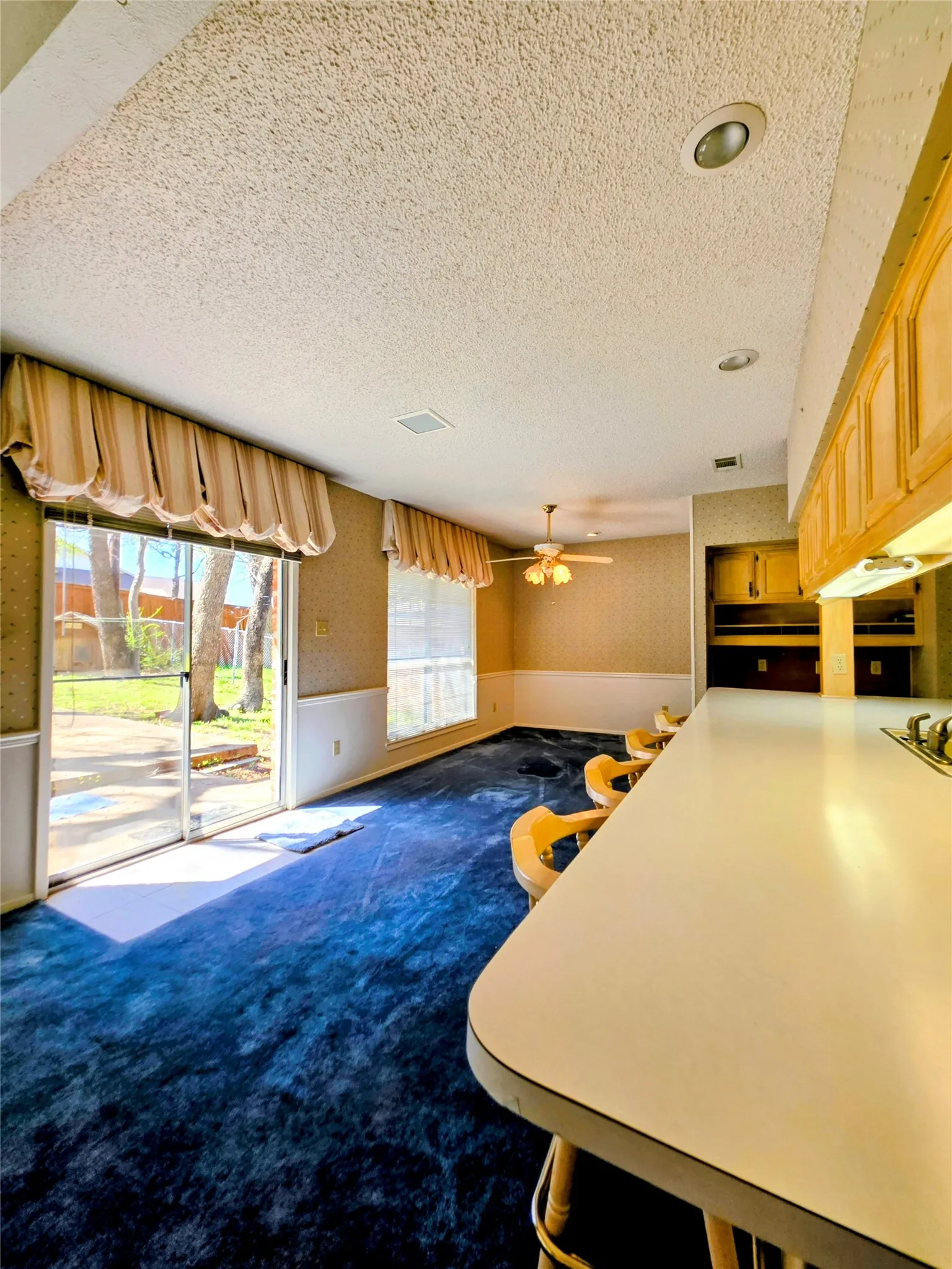 Single Family Residence For Sale in Tarrant County , 1020 Redbud Court, Arlington, Texas 76012, 3 Bedrooms, 2 Bathrooms, 2 Garage spaces, 1,957 Sqft, built in 1963, Price $414,900, mls#21214530, Real Estate Agent in Arlington, Homes For Sale in Tarrant county, Homes For Sale in Arlington, Realtor in Arlington Texas, Real Estate Brokerage Independent Realty Texas, Luminita Cordes Realtor
