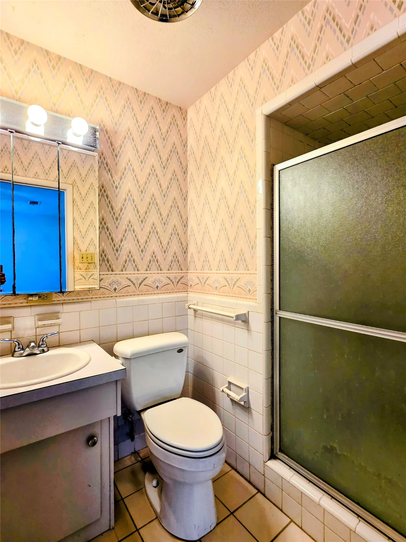 Single Family Residence For Sale in Tarrant County , 1020 Redbud Court, Arlington, Texas 76012, 3 Bedrooms, 2 Bathrooms, 2 Garage spaces, 1,957 Sqft, built in 1963, Price $414,900, mls#21214530, Real Estate Agent in Arlington, Homes For Sale in Tarrant county, Homes For Sale in Arlington, Realtor in Arlington Texas, Real Estate Brokerage Independent Realty Texas, Luminita Cordes Realtor