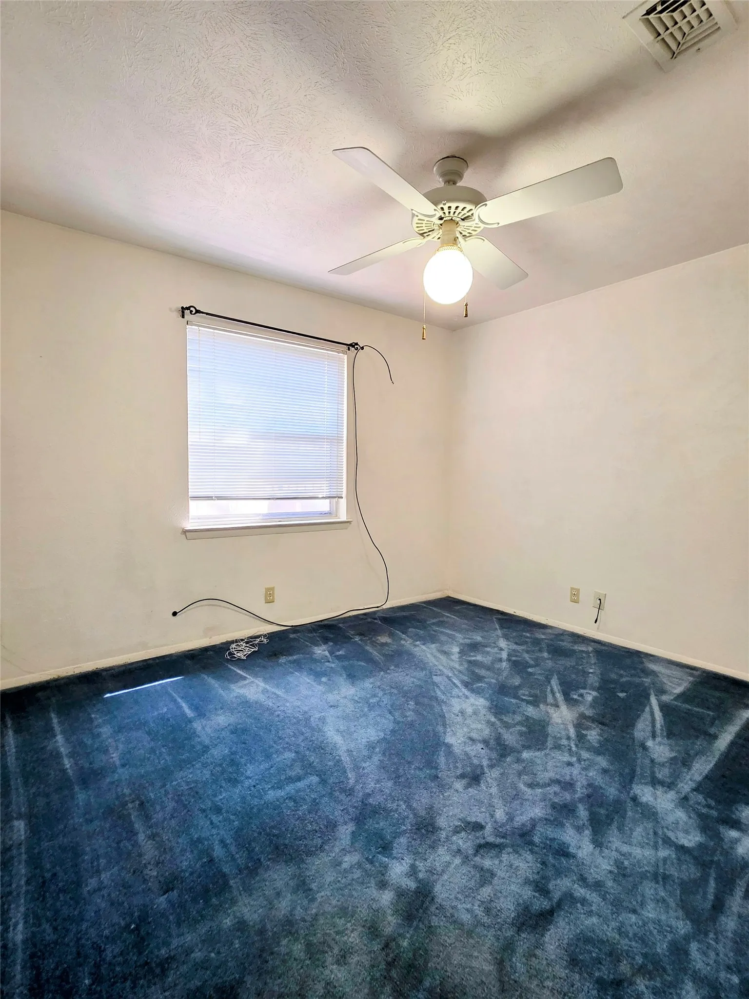 Single Family Residence For Sale in Tarrant County , 1020 Redbud Court, Arlington, Texas 76012, 3 Bedrooms, 2 Bathrooms, 2 Garage spaces, 1,957 Sqft, built in 1963, Price $414,900, mls#21214530, Real Estate Agent in Arlington, Homes For Sale in Tarrant county, Homes For Sale in Arlington, Realtor in Arlington Texas, Real Estate Brokerage Independent Realty Texas, Luminita Cordes Realtor