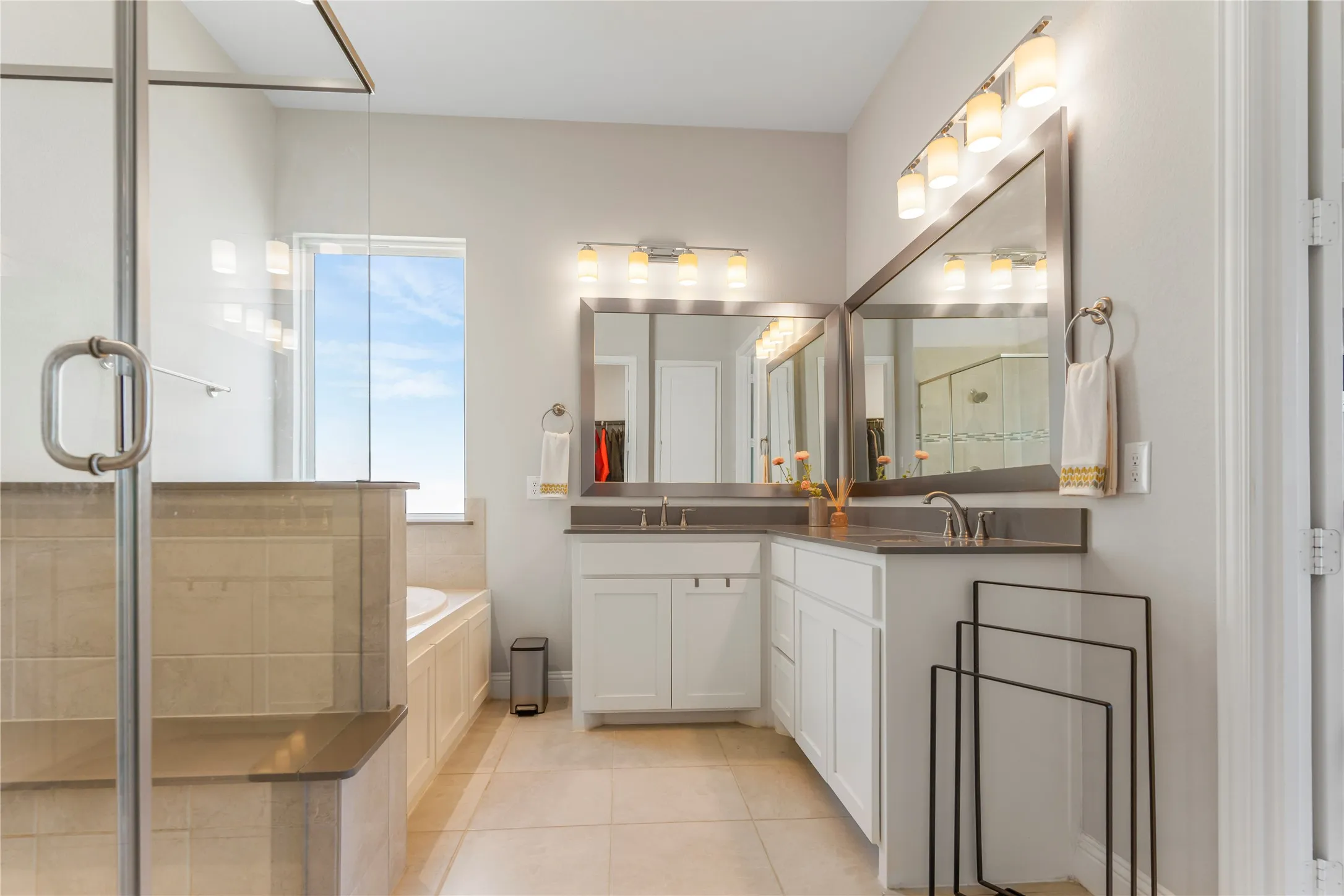 Single Family Residence For Sale in Rockwall County , 2316 Topaz Drive, Rockwall, Texas 75087, 4 Bedrooms, 4 Bathrooms, 2 Garage spaces, 2,704 Sqft, built in 2021, Price $598,000, mls#21212872, Real Estate Agent in Rockwall, Homes For Sale in Rockwall county, Homes For Sale in Rockwall, Realtor in Rockwall Texas, Real Estate Brokerage Independent Realty Texas, Luminita Cordes Realtor