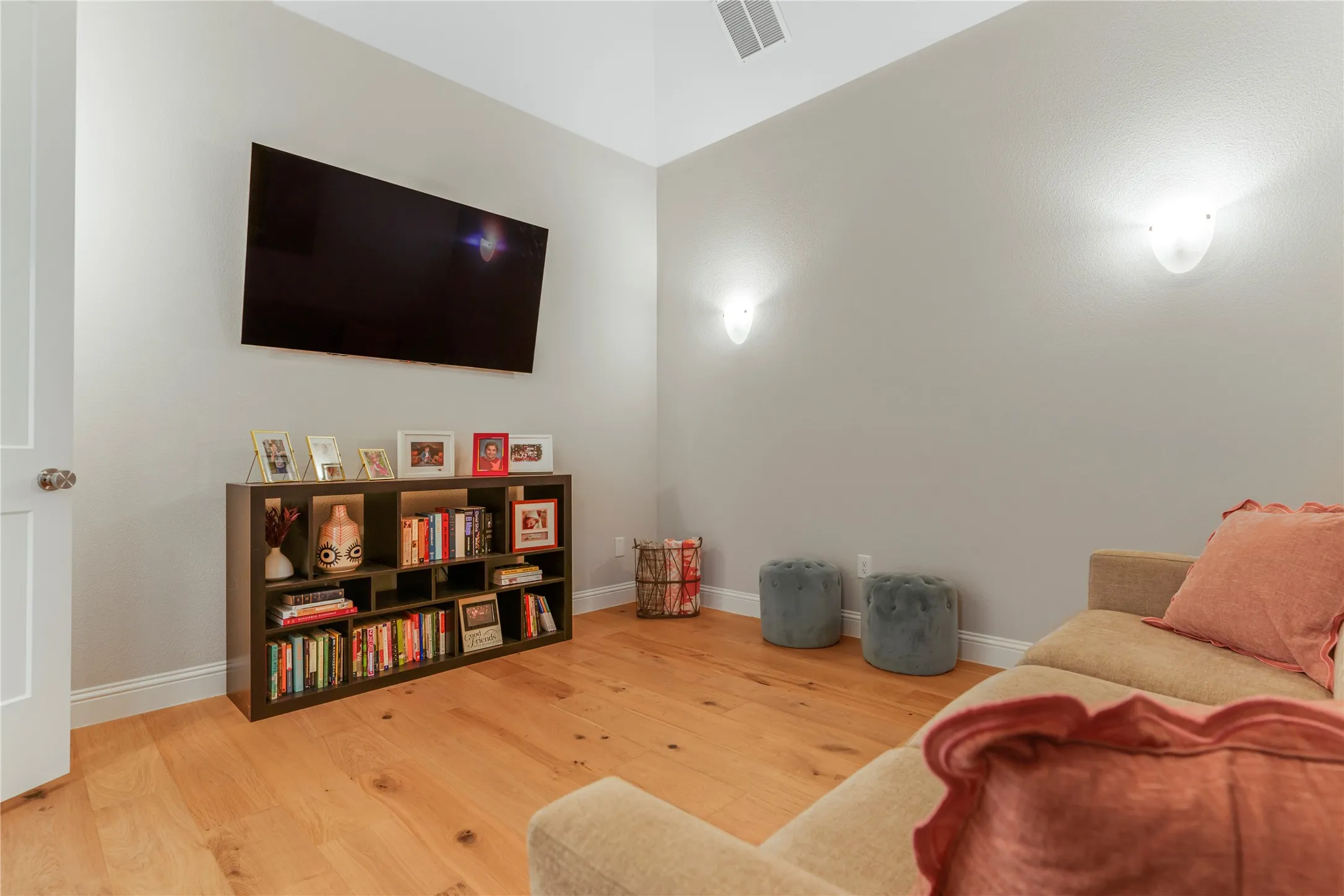 Single Family Residence For Sale in Rockwall County , 2316 Topaz Drive, Rockwall, Texas 75087, 4 Bedrooms, 4 Bathrooms, 2 Garage spaces, 2,704 Sqft, built in 2021, Price $598,000, mls#21212872, Real Estate Agent in Rockwall, Homes For Sale in Rockwall county, Homes For Sale in Rockwall, Realtor in Rockwall Texas, Real Estate Brokerage Independent Realty Texas, Luminita Cordes Realtor