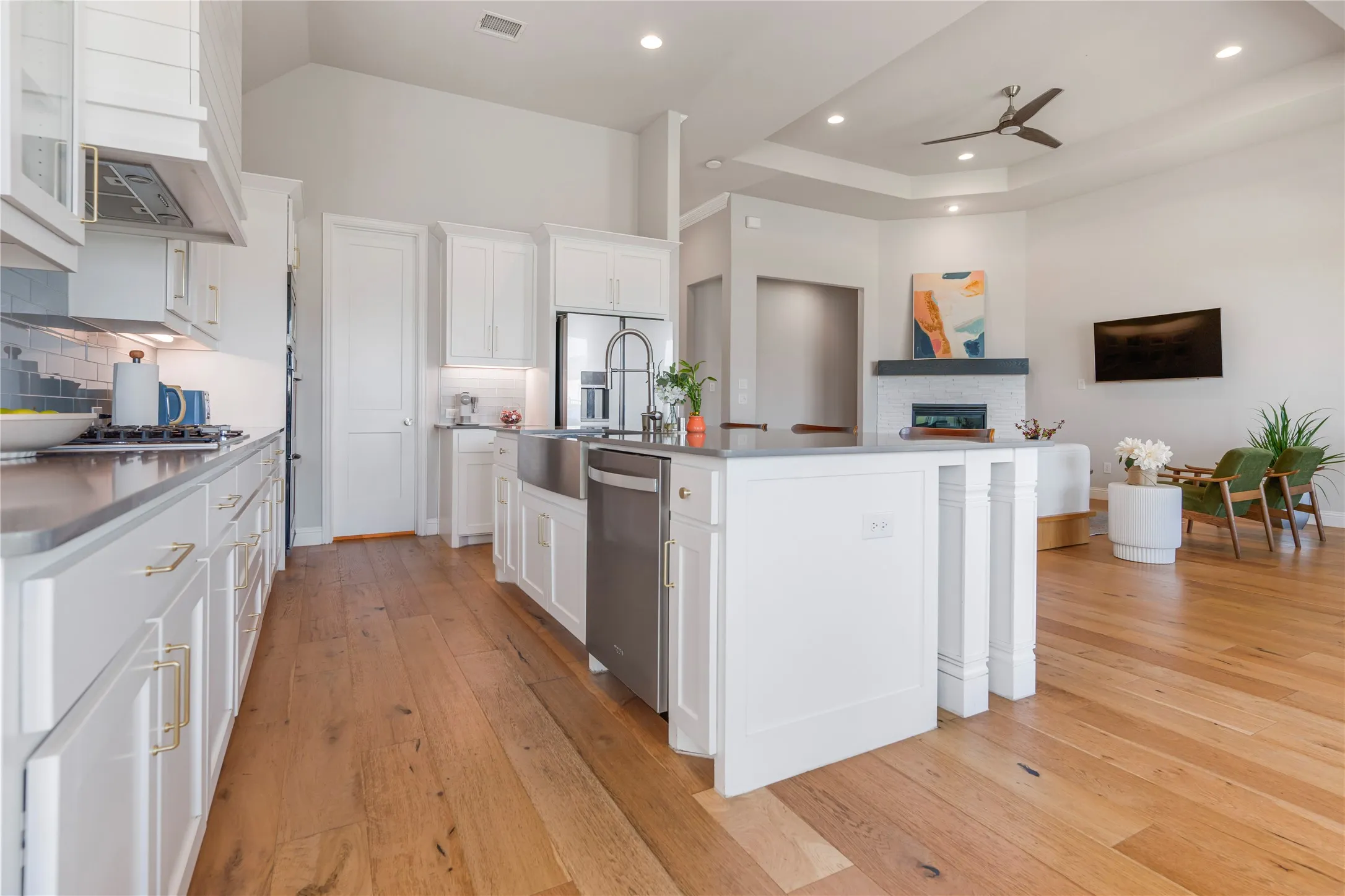 Single Family Residence For Sale in Rockwall County , 2316 Topaz Drive, Rockwall, Texas 75087, 4 Bedrooms, 4 Bathrooms, 2 Garage spaces, 2,704 Sqft, built in 2021, Price $598,000, mls#21212872, Real Estate Agent in Rockwall, Homes For Sale in Rockwall county, Homes For Sale in Rockwall, Realtor in Rockwall Texas, Real Estate Brokerage Independent Realty Texas, Luminita Cordes Realtor