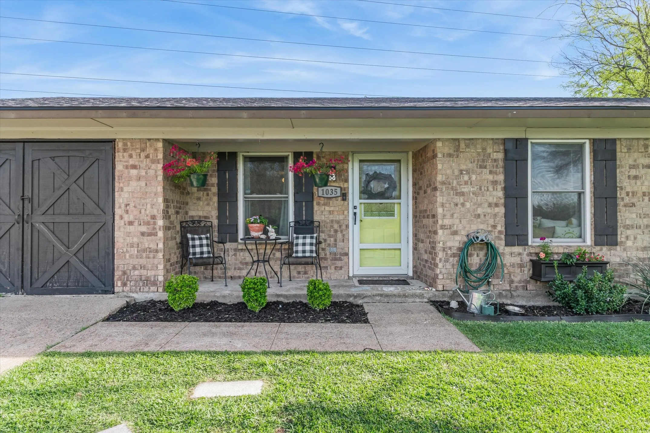 Single Family Residence For Sale in Van Zandt County , 1035 Houston Street, Wills Point, Texas 75169, 3 Bedroom, 2 Bathroom, Garage spaces, 1,356 Sqft, built in 1981, Preowned, mls#21212334, Real Estate Agent in Wills Point, Homes For Sale in Van Zandt county, Homes For Sale in Wills Point, Realtor in Wills Point Texas, Real Estate Brokerage Independent Realty Texas, Luminita Cordes Realtor