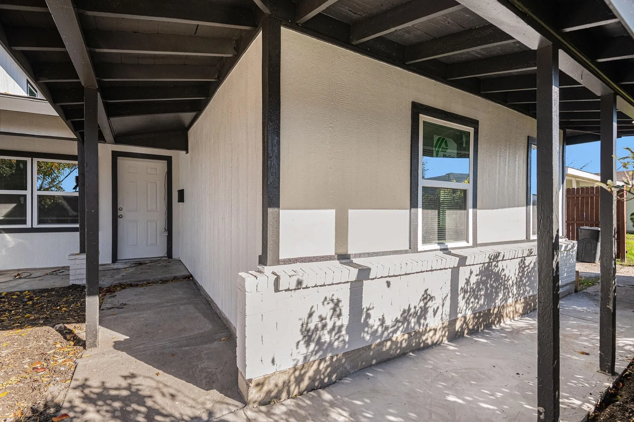 Triplex For Sale in Dallas County , 406 Dawson Circle, Grand Prairie, Texas 75051, 5 Bedroom, 3 Bathroom, Garage spaces, 0 Sqft, built in 1953, Preowned, mls#21214677, Real Estate Agent in Grand Prairie, Homes For Sale in Dallas county, Homes For Sale in Grand Prairie, Realtor in Grand Prairie Texas, Real Estate Brokerage Independent Realty Texas, Luminita Cordes Realtor