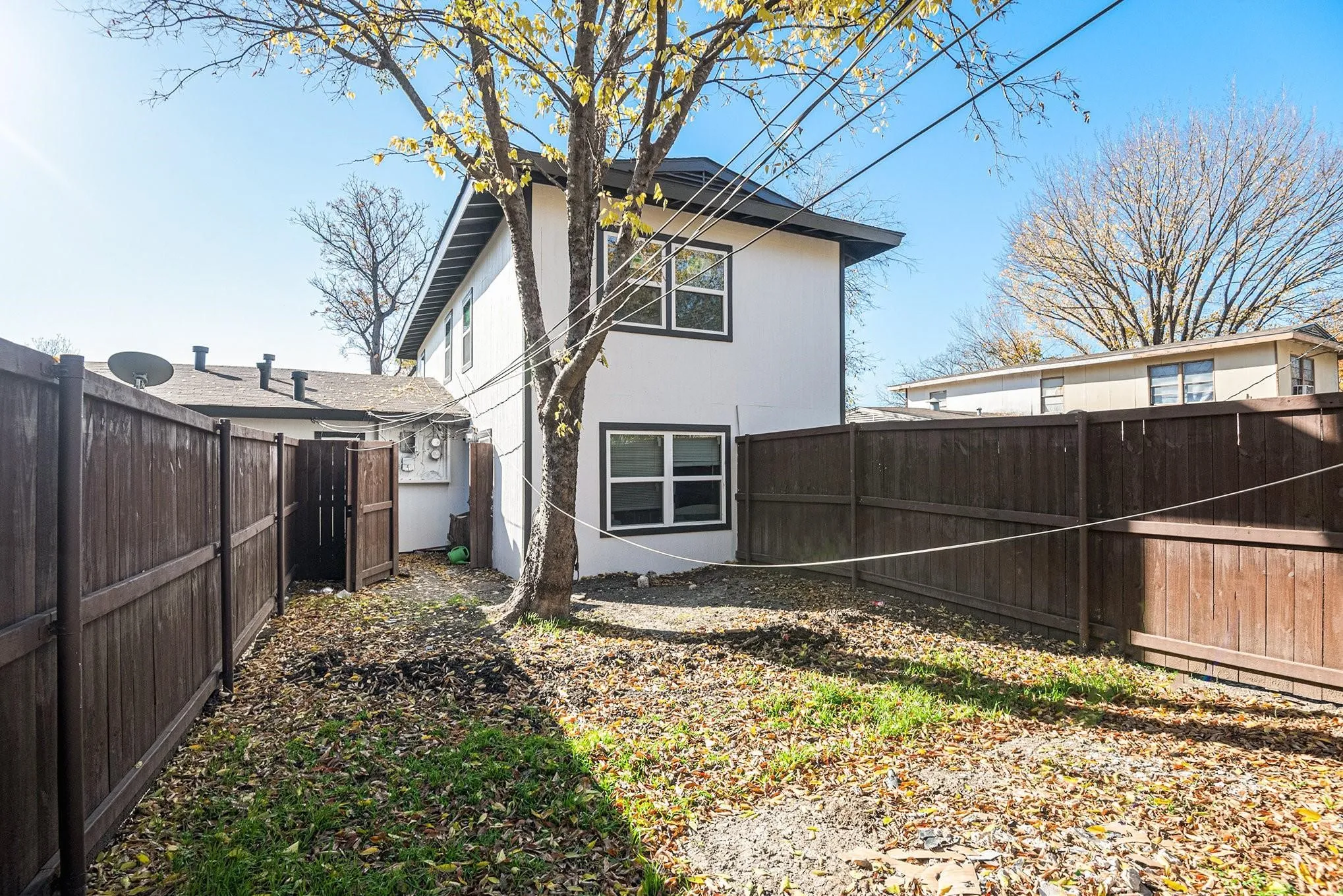Triplex For Sale in Dallas County , 406 Dawson Circle, Grand Prairie, Texas 75051, 5 Bedroom, 3 Bathroom, Garage spaces, 0 Sqft, built in 1953, Preowned, mls#21214677, Real Estate Agent in Grand Prairie, Homes For Sale in Dallas county, Homes For Sale in Grand Prairie, Realtor in Grand Prairie Texas, Real Estate Brokerage Independent Realty Texas, Luminita Cordes Realtor