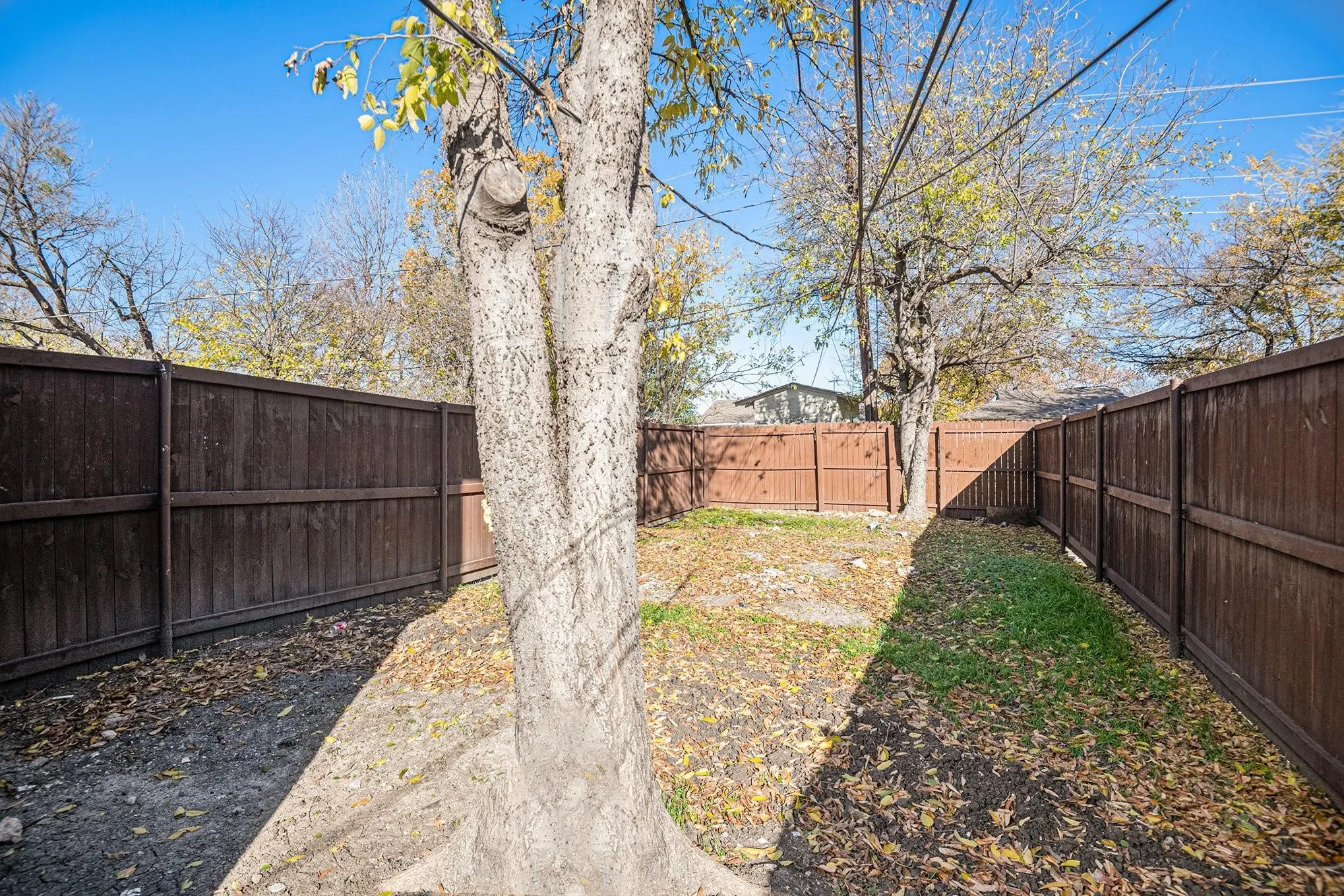 Triplex For Sale in Dallas County , 406 Dawson Circle, Grand Prairie, Texas 75051, 5 Bedroom, 3 Bathroom, Garage spaces, 0 Sqft, built in 1953, Preowned, mls#21214677, Real Estate Agent in Grand Prairie, Homes For Sale in Dallas county, Homes For Sale in Grand Prairie, Realtor in Grand Prairie Texas, Real Estate Brokerage Independent Realty Texas, Luminita Cordes Realtor