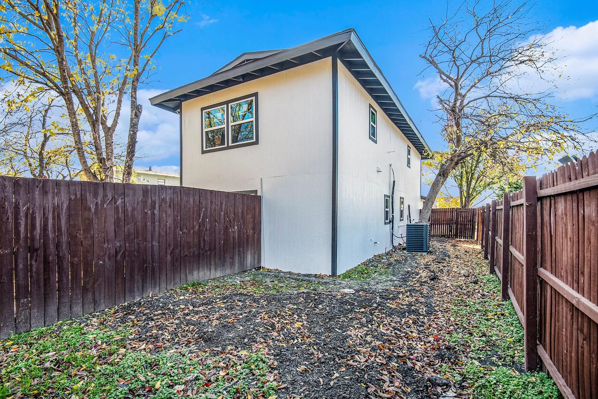 Triplex For Sale in Dallas County , 406 Dawson Circle, Grand Prairie, Texas 75051, 5 Bedroom, 3 Bathroom, Garage spaces, 0 Sqft, built in 1953, Preowned, mls#21214677, Real Estate Agent in Grand Prairie, Homes For Sale in Dallas county, Homes For Sale in Grand Prairie, Realtor in Grand Prairie Texas, Real Estate Brokerage Independent Realty Texas, Luminita Cordes Realtor