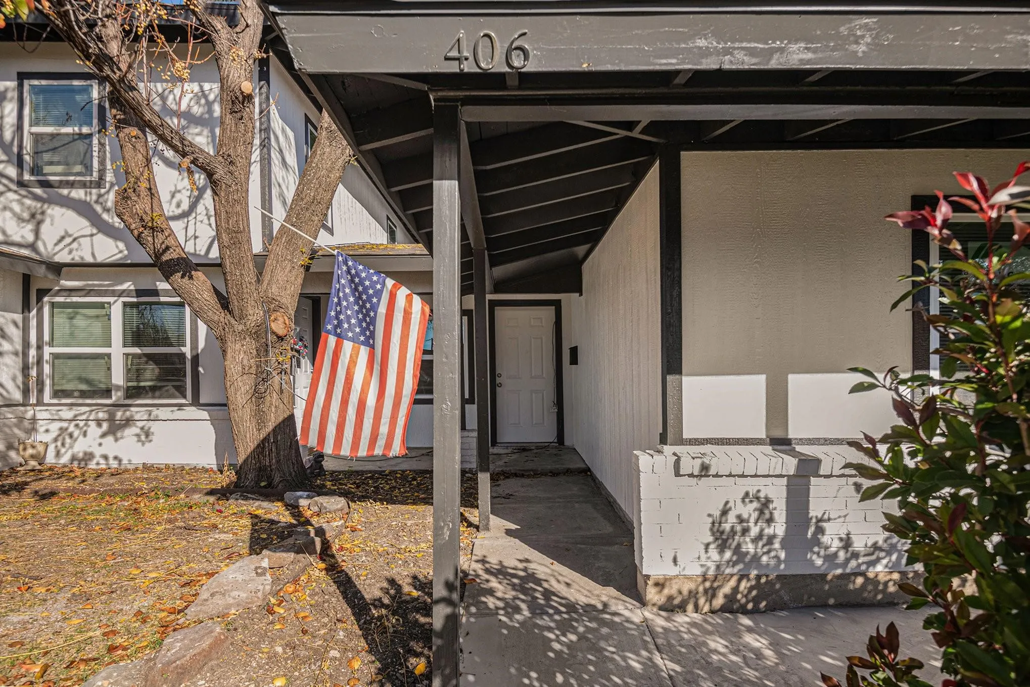 Triplex For Sale in Dallas County , 406 Dawson Circle, Grand Prairie, Texas 75051, 5 Bedroom, 3 Bathroom, Garage spaces, 0 Sqft, built in 1953, Preowned, mls#21214677, Real Estate Agent in Grand Prairie, Homes For Sale in Dallas county, Homes For Sale in Grand Prairie, Realtor in Grand Prairie Texas, Real Estate Brokerage Independent Realty Texas, Luminita Cordes Realtor
