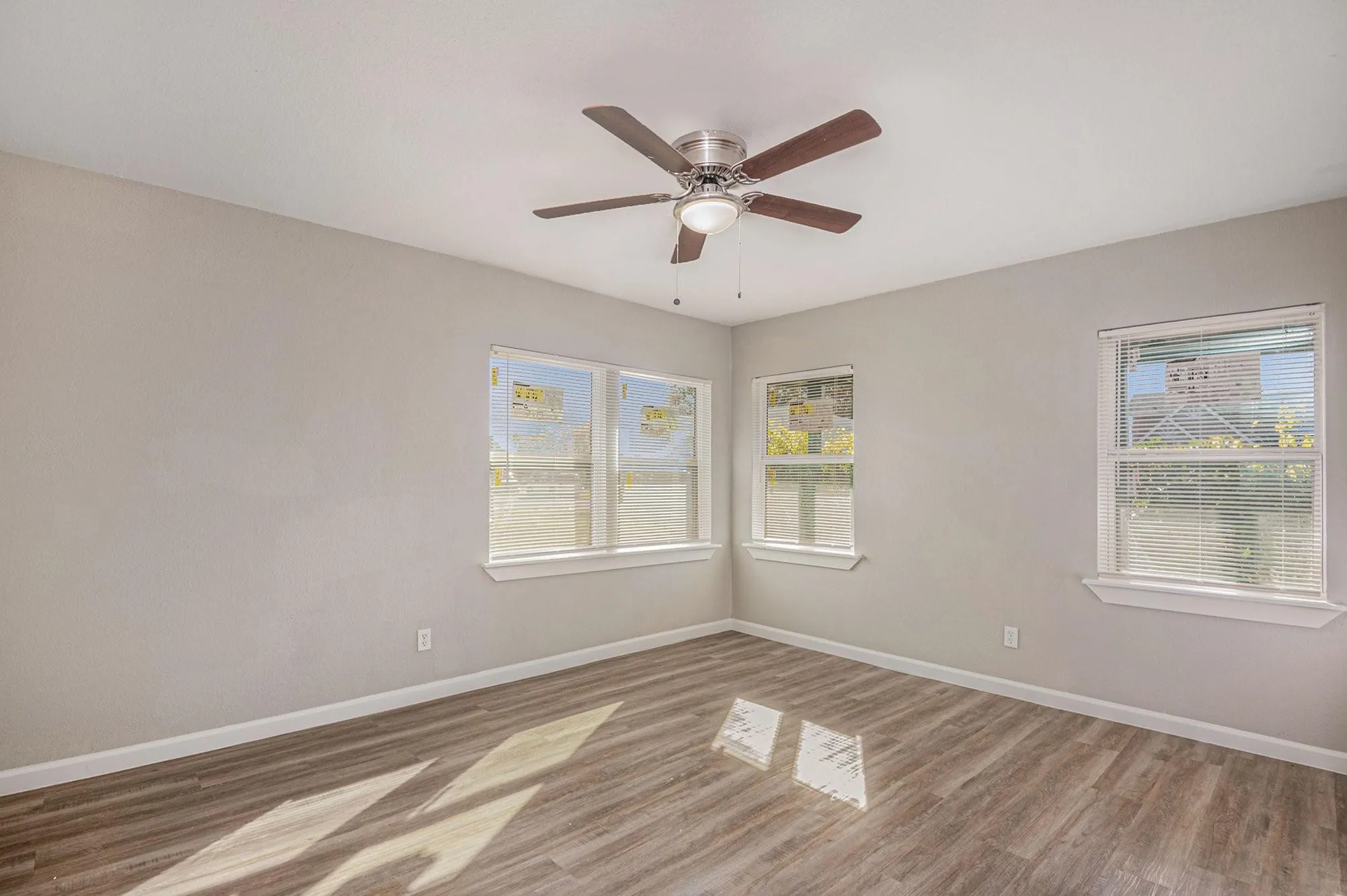 Triplex For Sale in Dallas County , 406 Dawson Circle, Grand Prairie, Texas 75051, 5 Bedroom, 3 Bathroom, Garage spaces, 0 Sqft, built in 1953, Preowned, mls#21214677, Real Estate Agent in Grand Prairie, Homes For Sale in Dallas county, Homes For Sale in Grand Prairie, Realtor in Grand Prairie Texas, Real Estate Brokerage Independent Realty Texas, Luminita Cordes Realtor