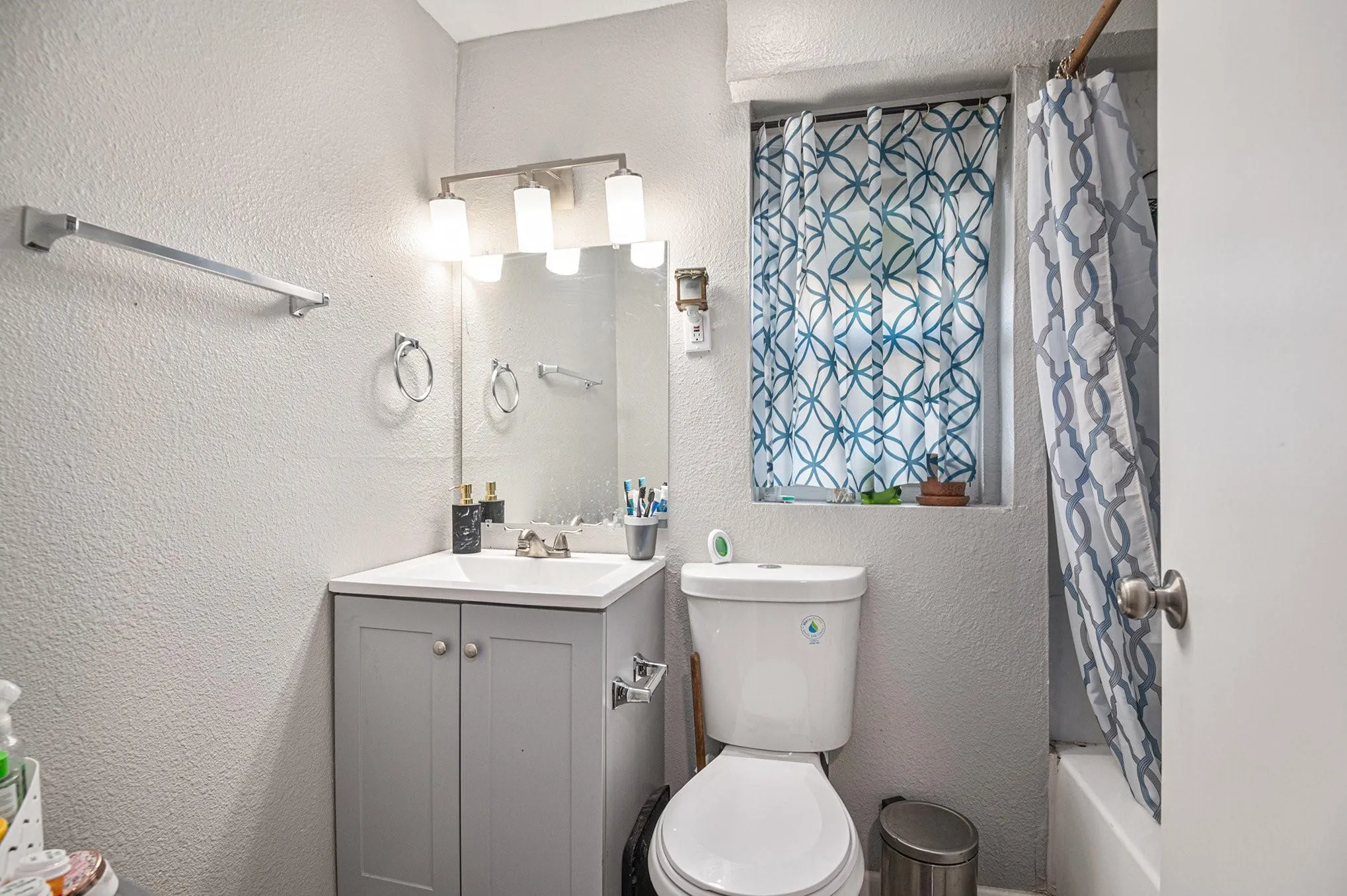 Triplex For Sale in Dallas County , 406 Dawson Circle, Grand Prairie, Texas 75051, 5 Bedroom, 3 Bathroom, Garage spaces, 0 Sqft, built in 1953, Preowned, mls#21214677, Real Estate Agent in Grand Prairie, Homes For Sale in Dallas county, Homes For Sale in Grand Prairie, Realtor in Grand Prairie Texas, Real Estate Brokerage Independent Realty Texas, Luminita Cordes Realtor