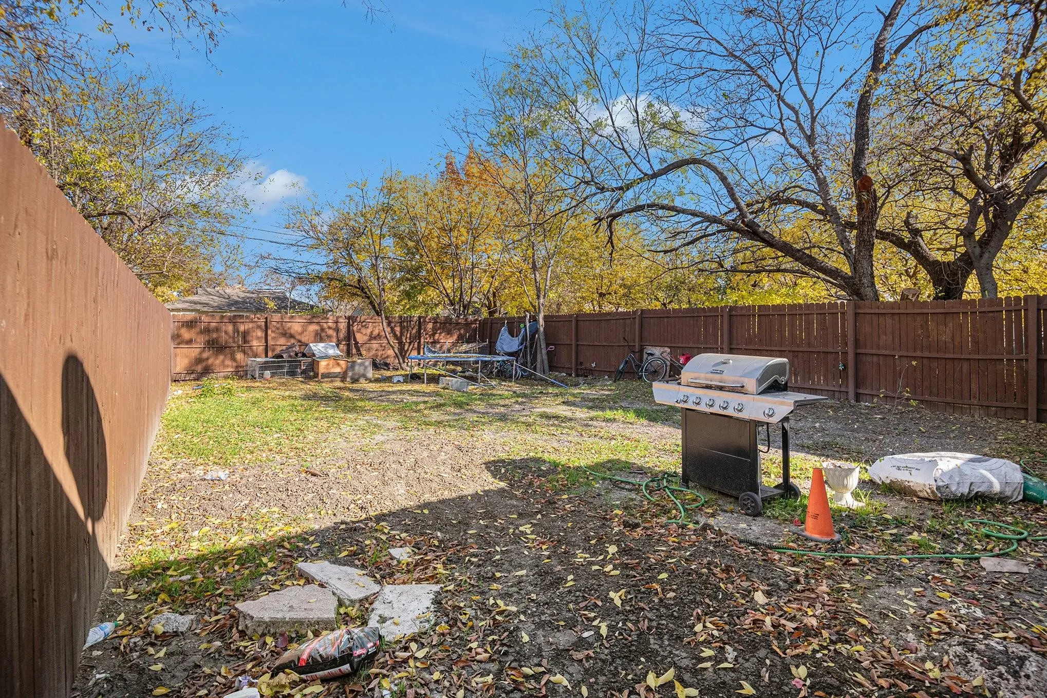 Triplex For Sale in Dallas County , 406 Dawson Circle, Grand Prairie, Texas 75051, 5 Bedroom, 3 Bathroom, Garage spaces, 0 Sqft, built in 1953, Preowned, mls#21214677, Real Estate Agent in Grand Prairie, Homes For Sale in Dallas county, Homes For Sale in Grand Prairie, Realtor in Grand Prairie Texas, Real Estate Brokerage Independent Realty Texas, Luminita Cordes Realtor