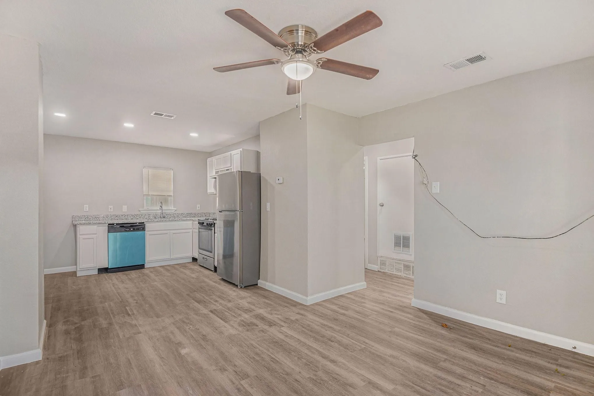 Triplex For Sale in Dallas County , 406 Dawson Circle, Grand Prairie, Texas 75051, 5 Bedroom, 3 Bathroom, Garage spaces, 0 Sqft, built in 1953, Preowned, mls#21214677, Real Estate Agent in Grand Prairie, Homes For Sale in Dallas county, Homes For Sale in Grand Prairie, Realtor in Grand Prairie Texas, Real Estate Brokerage Independent Realty Texas, Luminita Cordes Realtor