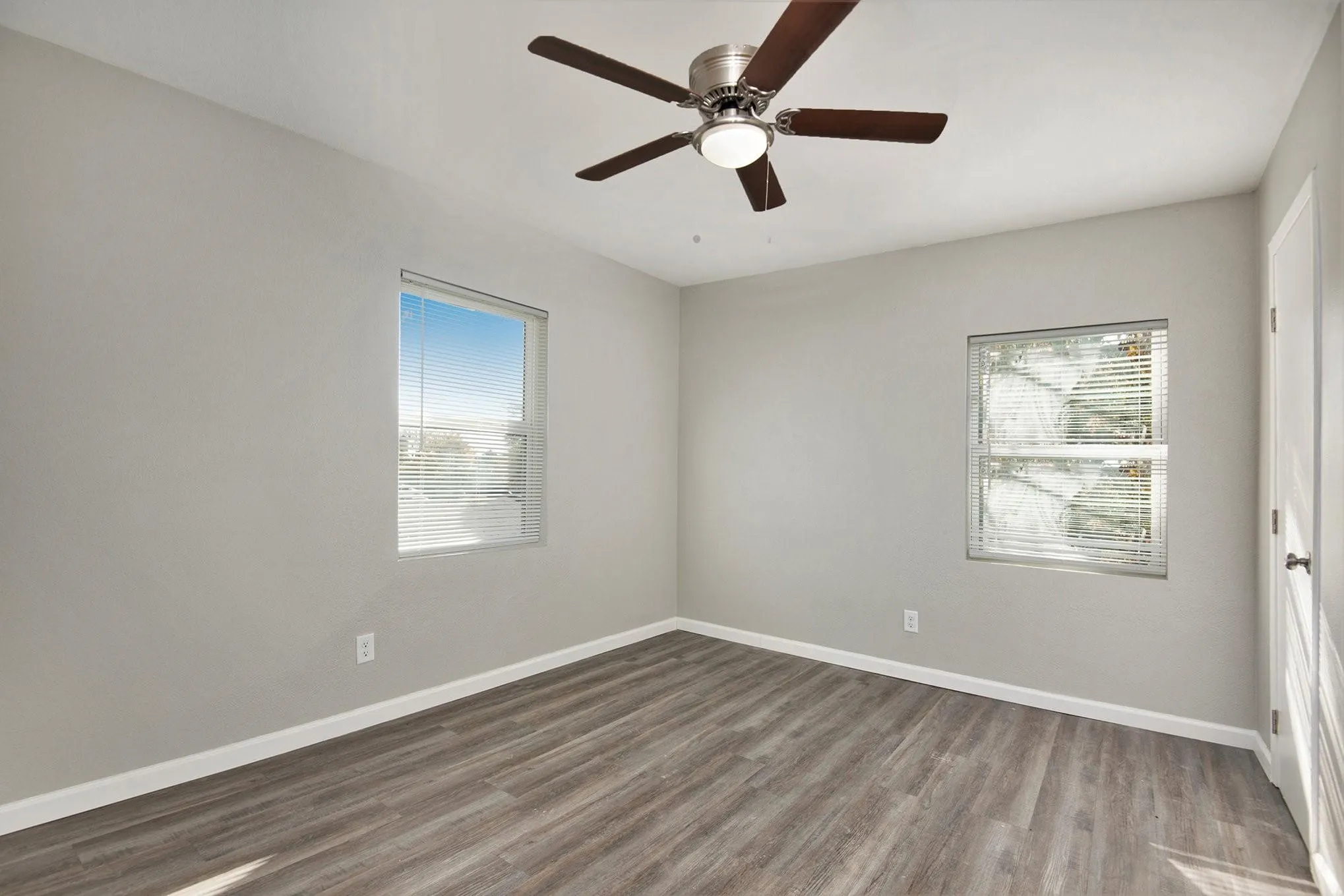 Triplex For Sale in Dallas County , 406 Dawson Circle, Grand Prairie, Texas 75051, 5 Bedroom, 3 Bathroom, Garage spaces, 0 Sqft, built in 1953, Preowned, mls#21214677, Real Estate Agent in Grand Prairie, Homes For Sale in Dallas county, Homes For Sale in Grand Prairie, Realtor in Grand Prairie Texas, Real Estate Brokerage Independent Realty Texas, Luminita Cordes Realtor